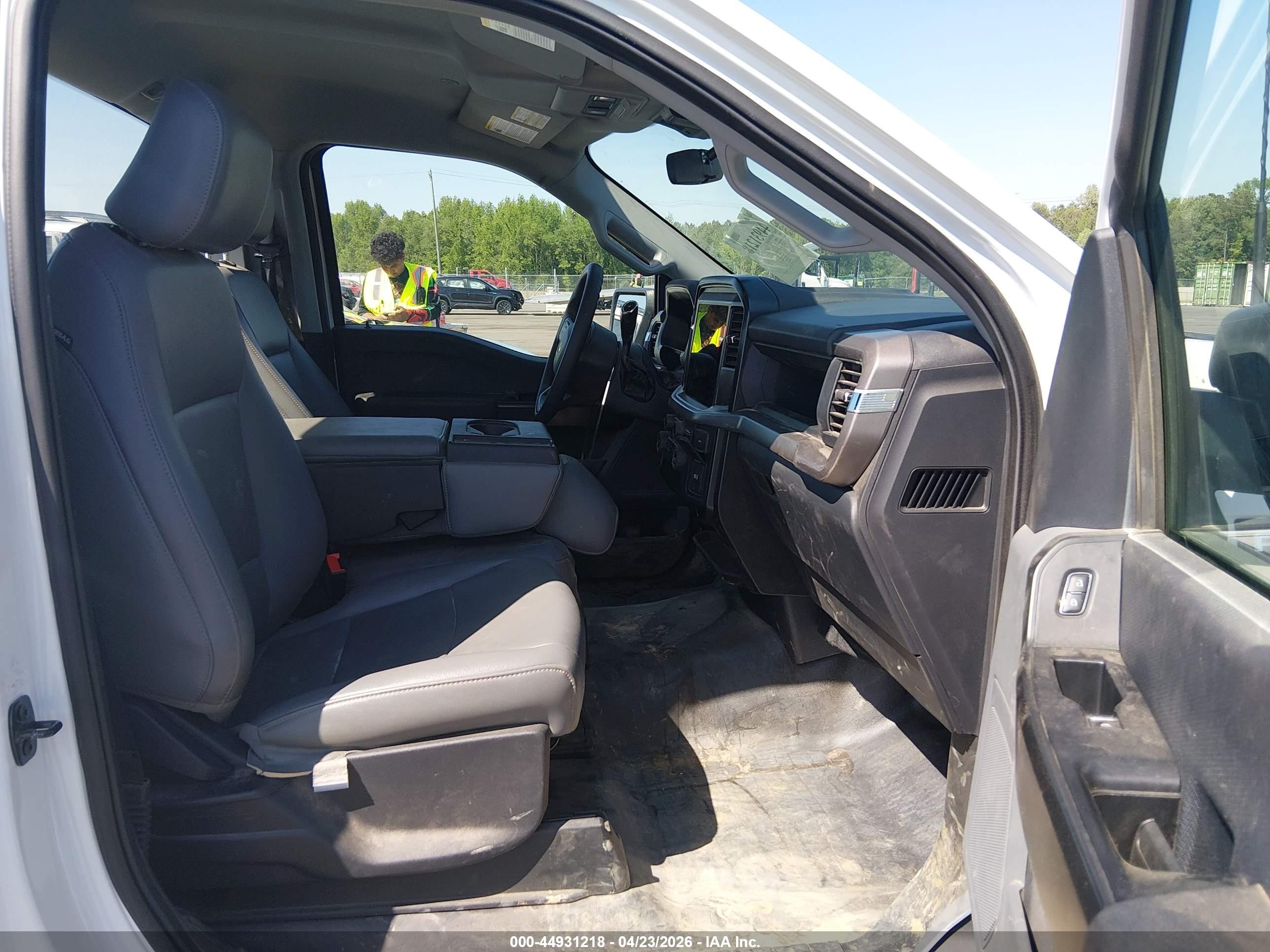 2025 Ford F-150 Xl White vin: 1FTMF1KP0SKD44662