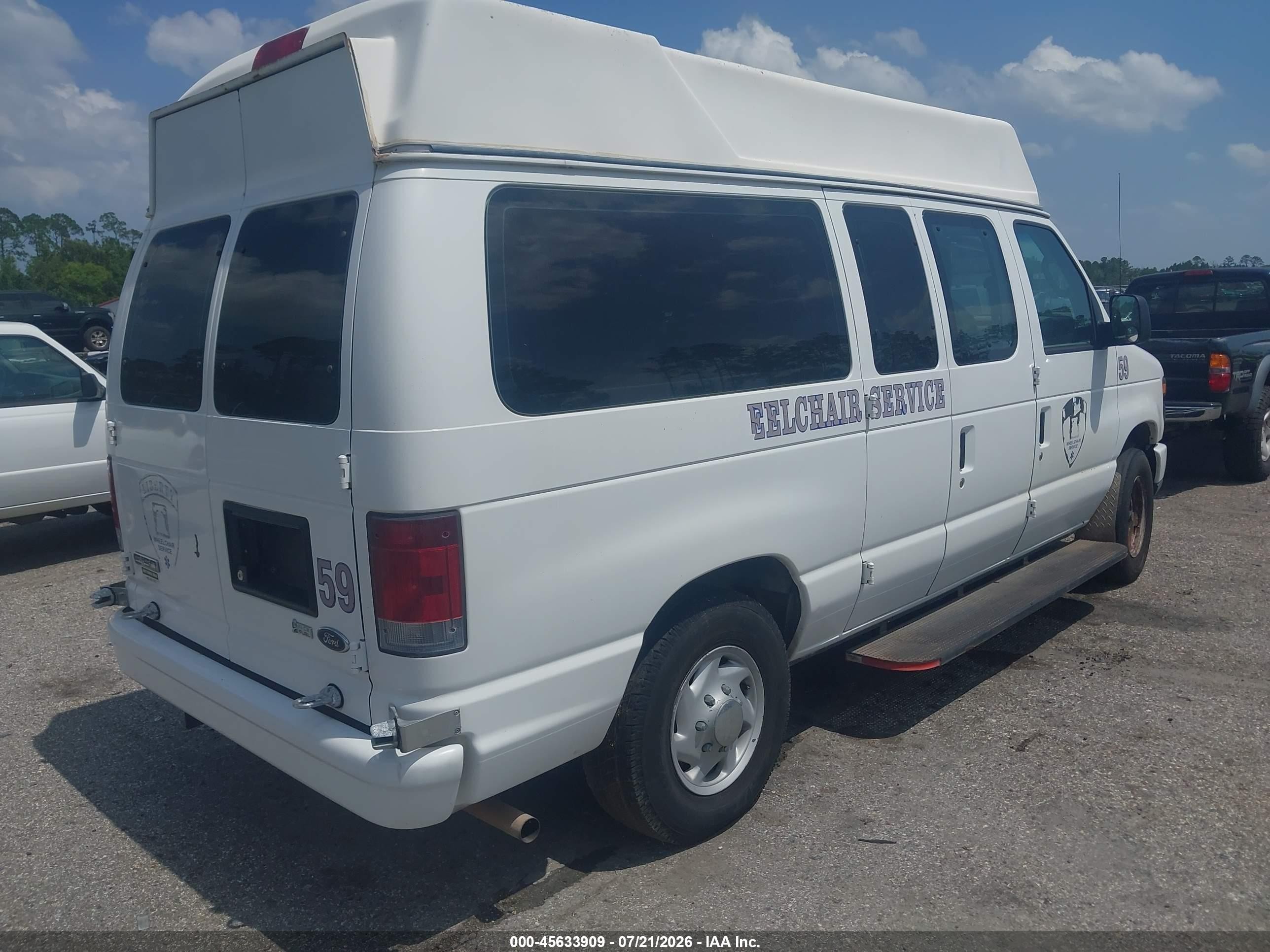 2009 Ford E-150 Commercial/recreational White vin: 1FTNE14W19DA88669