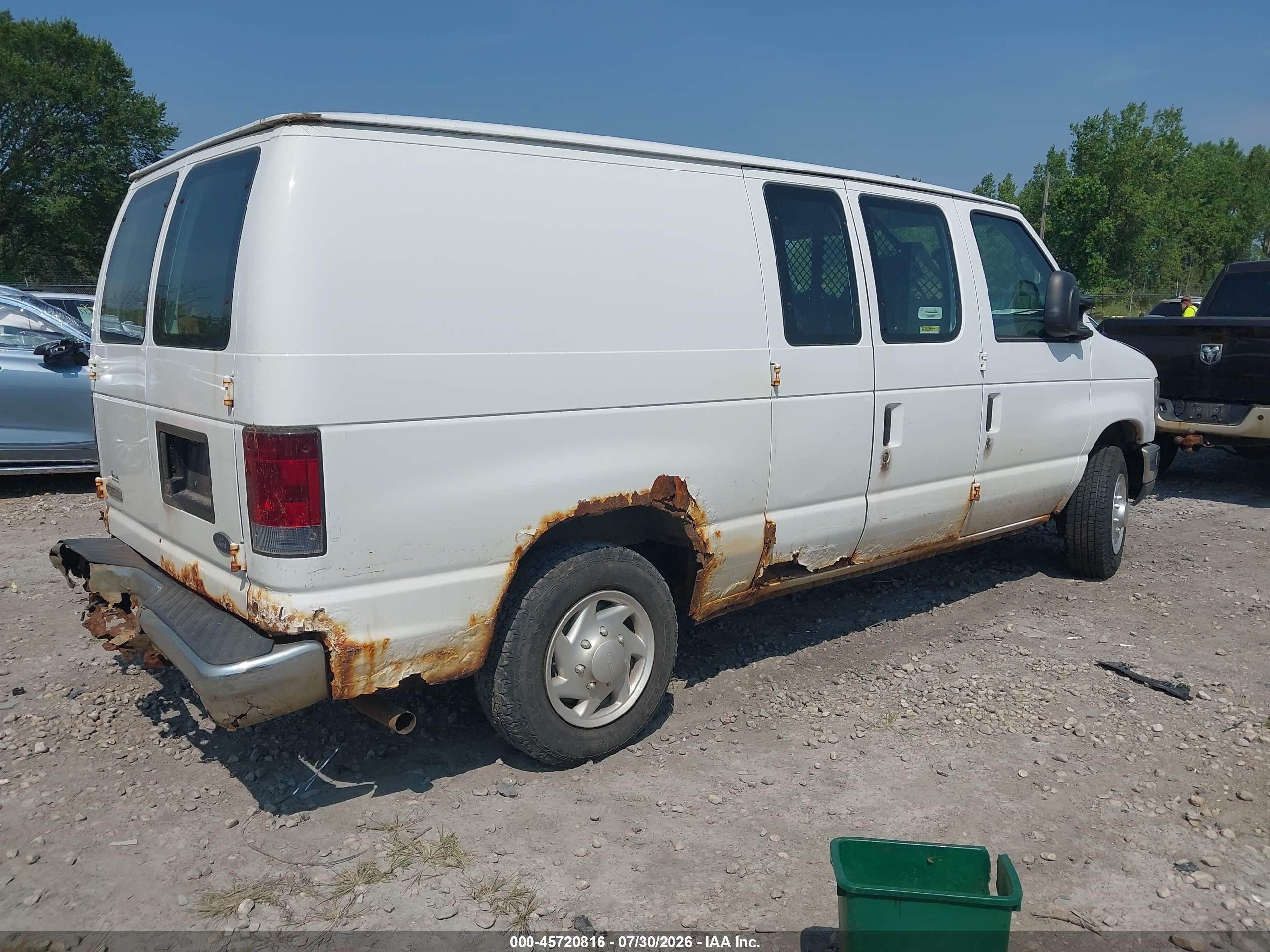 2008 Ford E-150 Commercial/recreational White vin: 1FTNE14W28DA13686