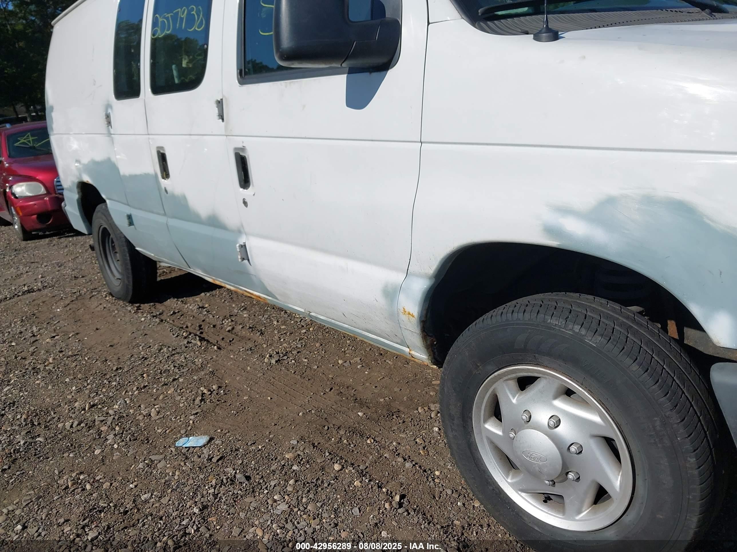 2008 Ford E-150 Commercial/recreational White vin: 1FTNE14W28DA43772