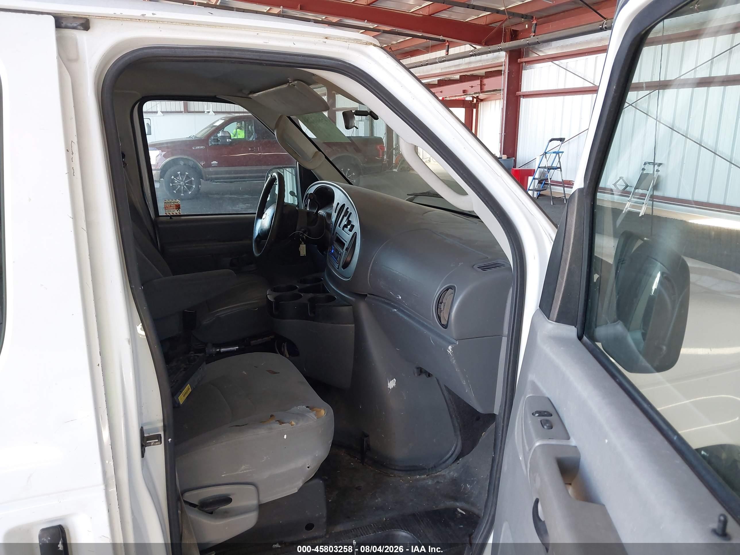 2008 Ford E-150 Commercial/recreational White vin: 1FTNE14W38DA35437