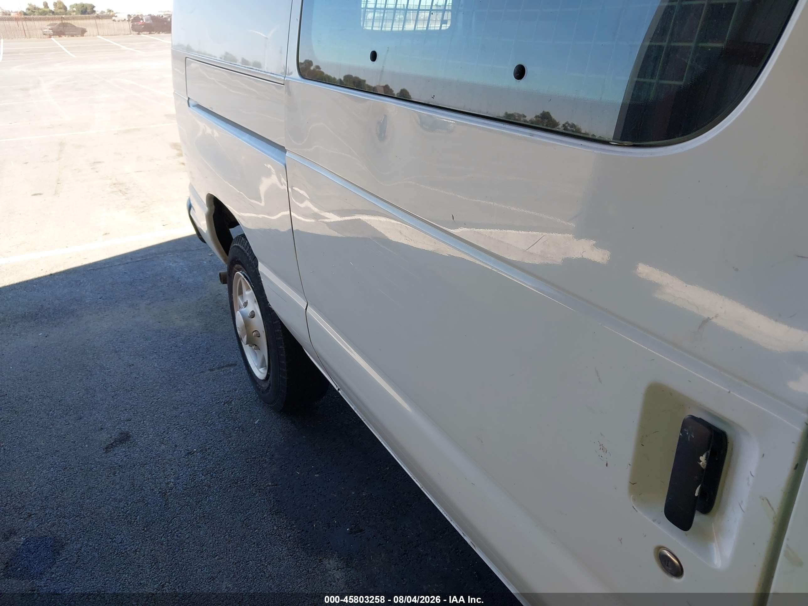 2008 Ford E-150 Commercial/recreational White vin: 1FTNE14W38DA35437