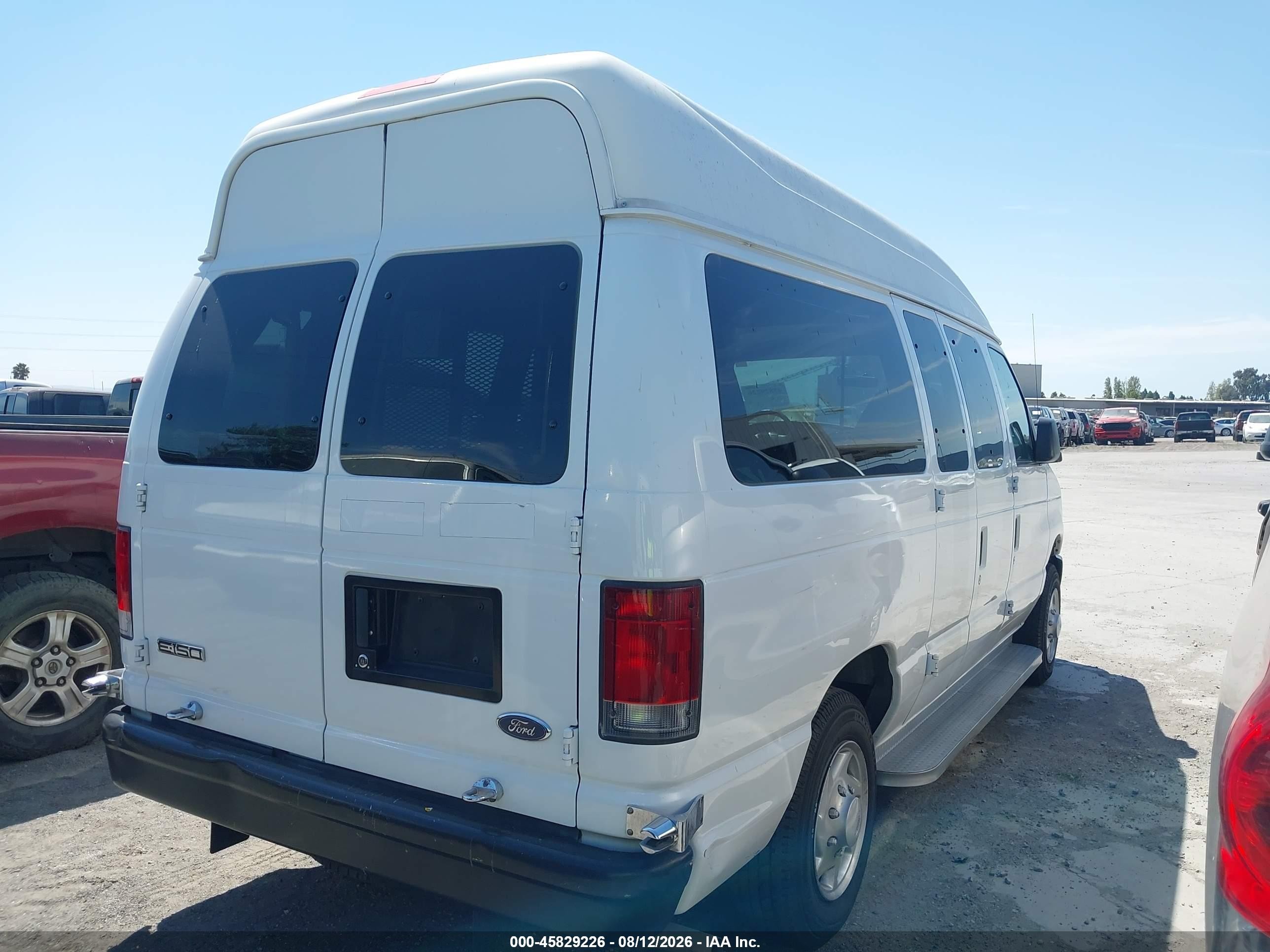 2008 Ford E-150 Commercial/recreational White vin: 1FTNE14W48DB13269