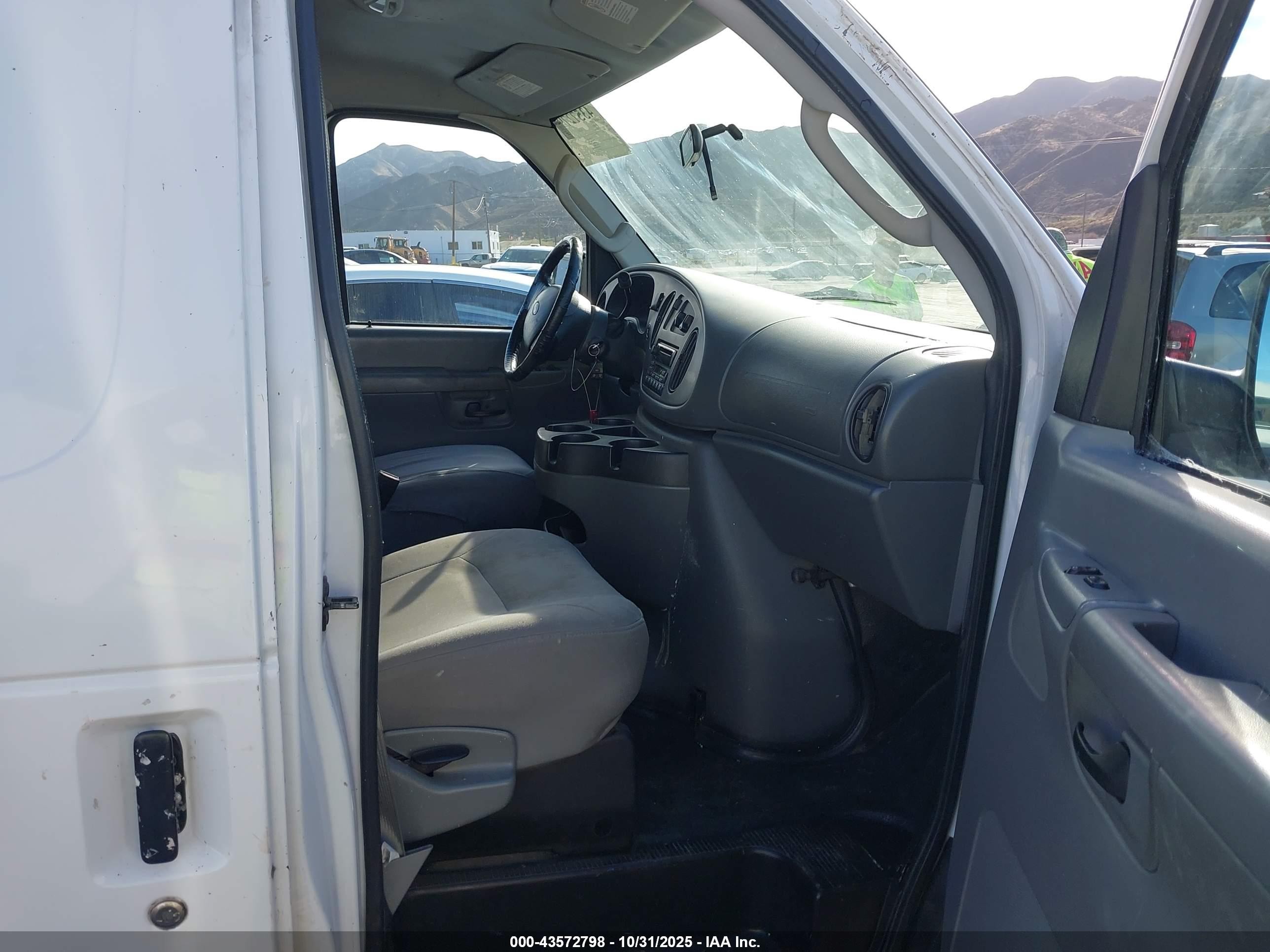 2007 Ford E-150 Commercial/recreational Белый vin: 1FTNE14W57DB21492