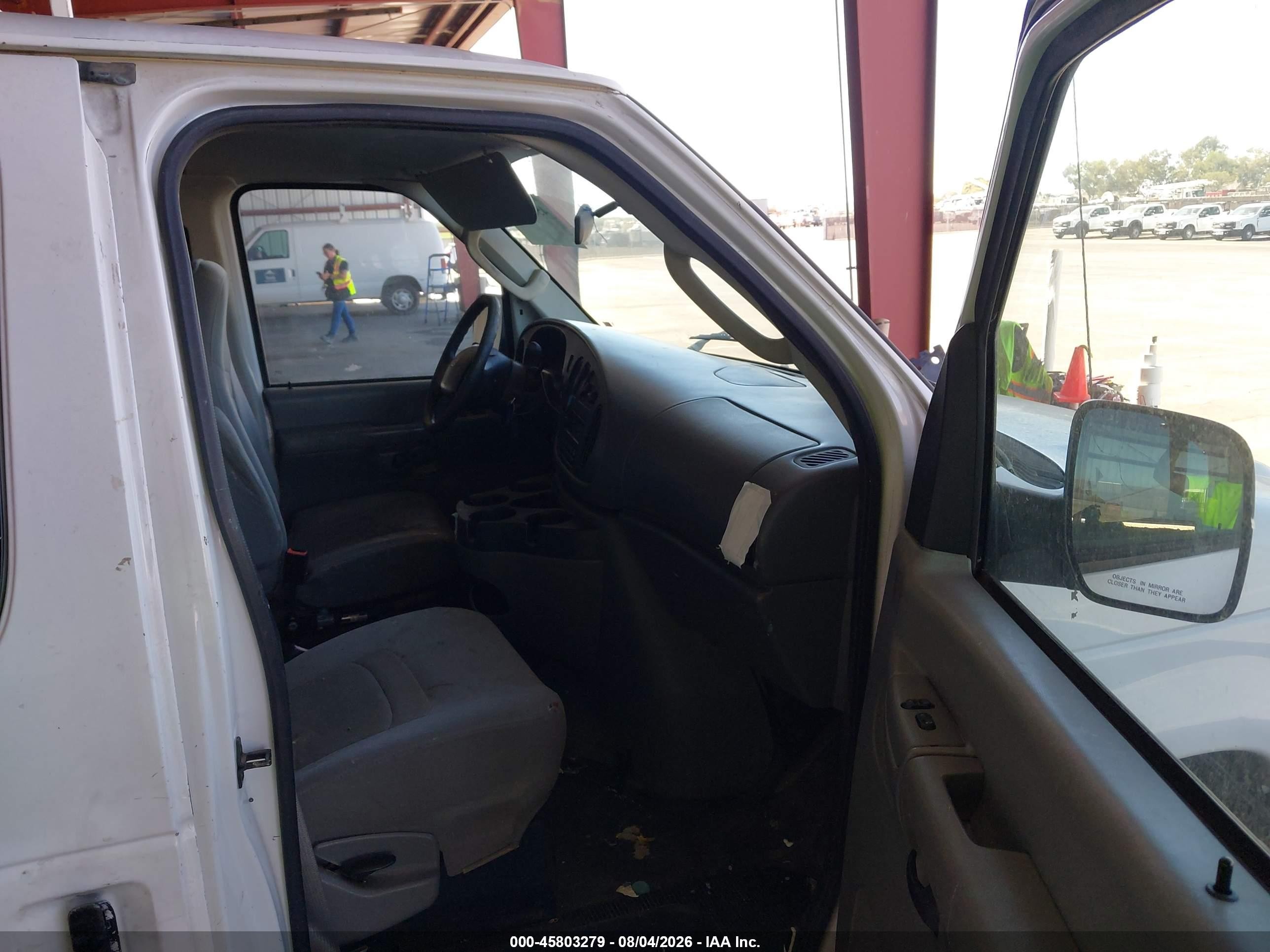 2008 Ford E-150 Commercial/recreational White vin: 1FTNE14W58DA35438