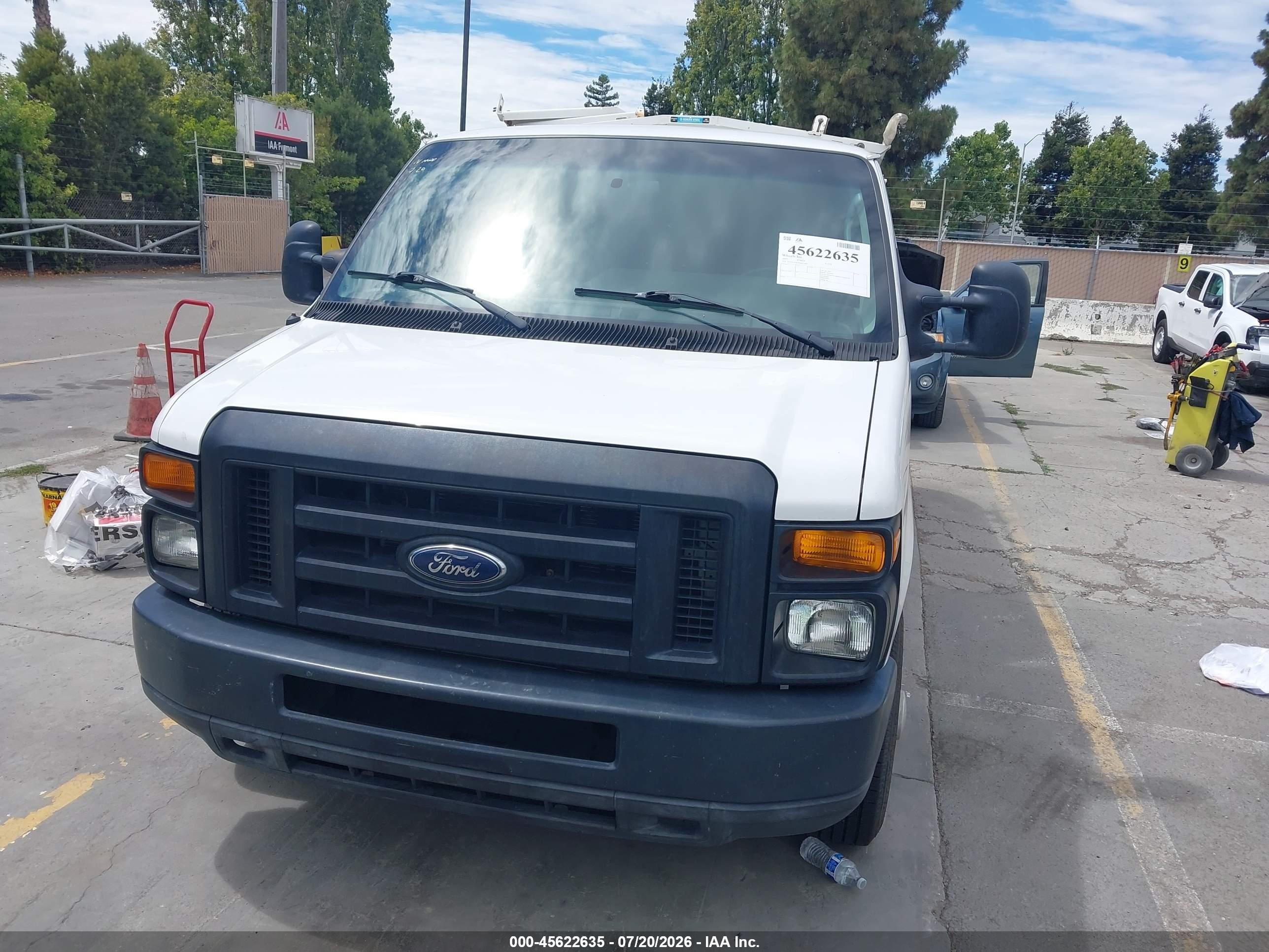 2009 Ford E-150 Commercial/recreational Белый vin: 1FTNE14W69DA23669