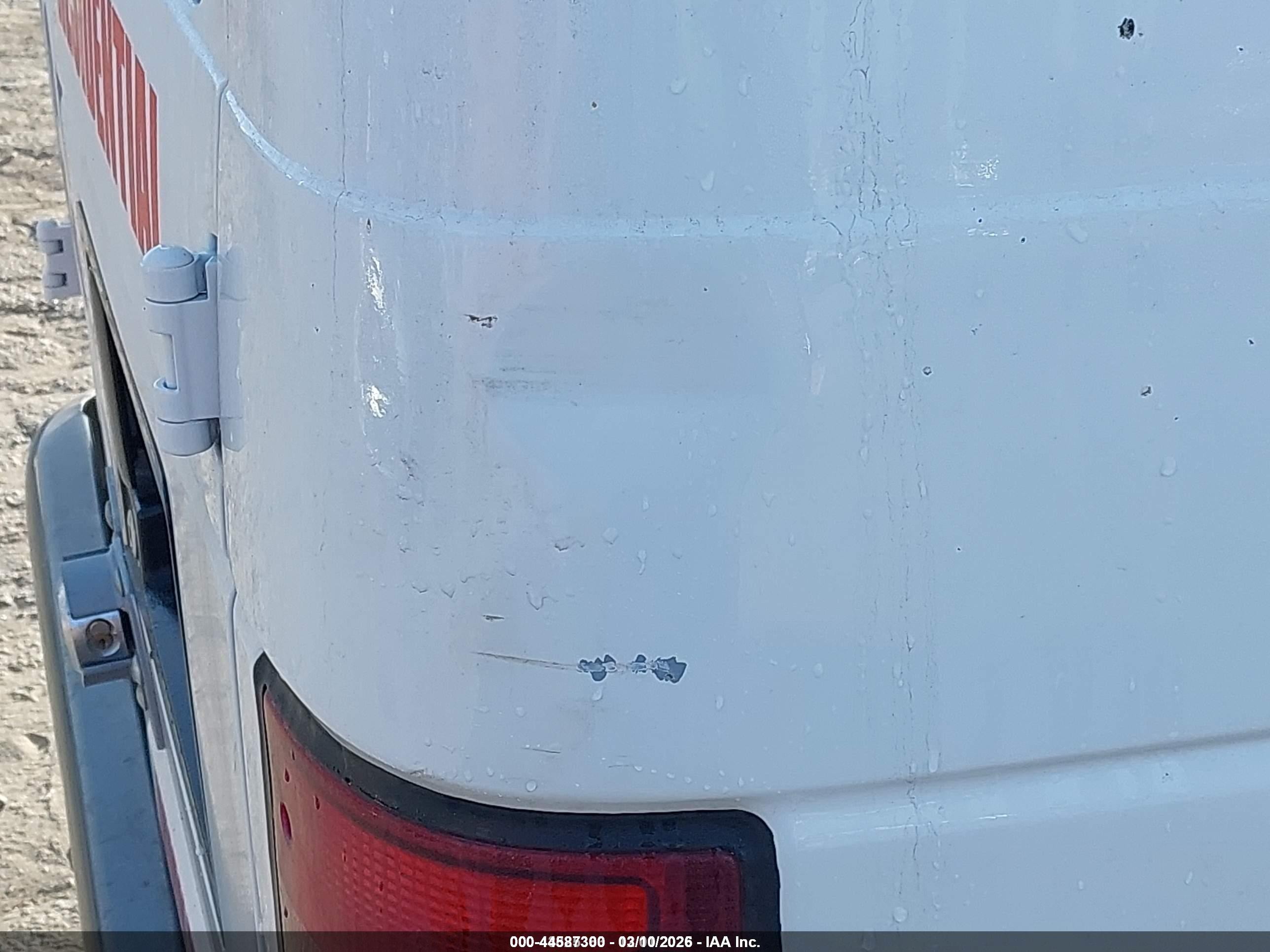 2007 Ford E-150 Commercial/recreational White vin: 1FTNE14W77DA26738