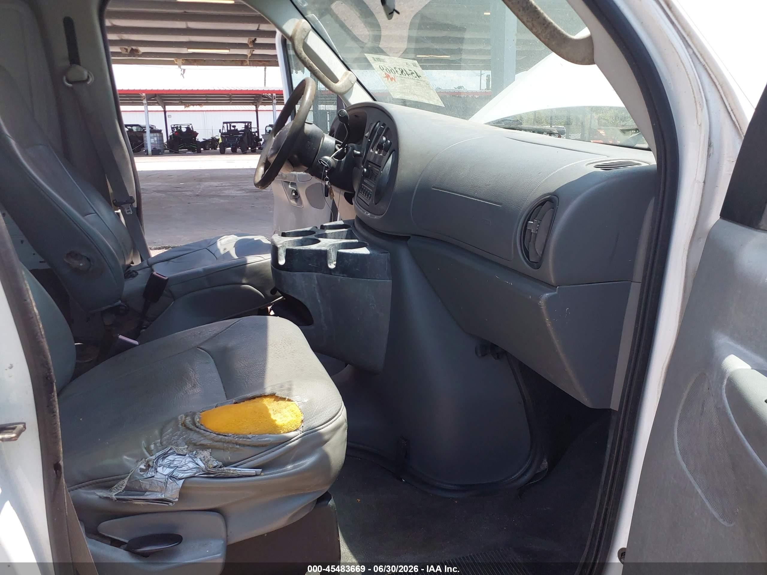 2008 Ford E-150 Commercial/recreational White vin: 1FTNE14W78DA24649