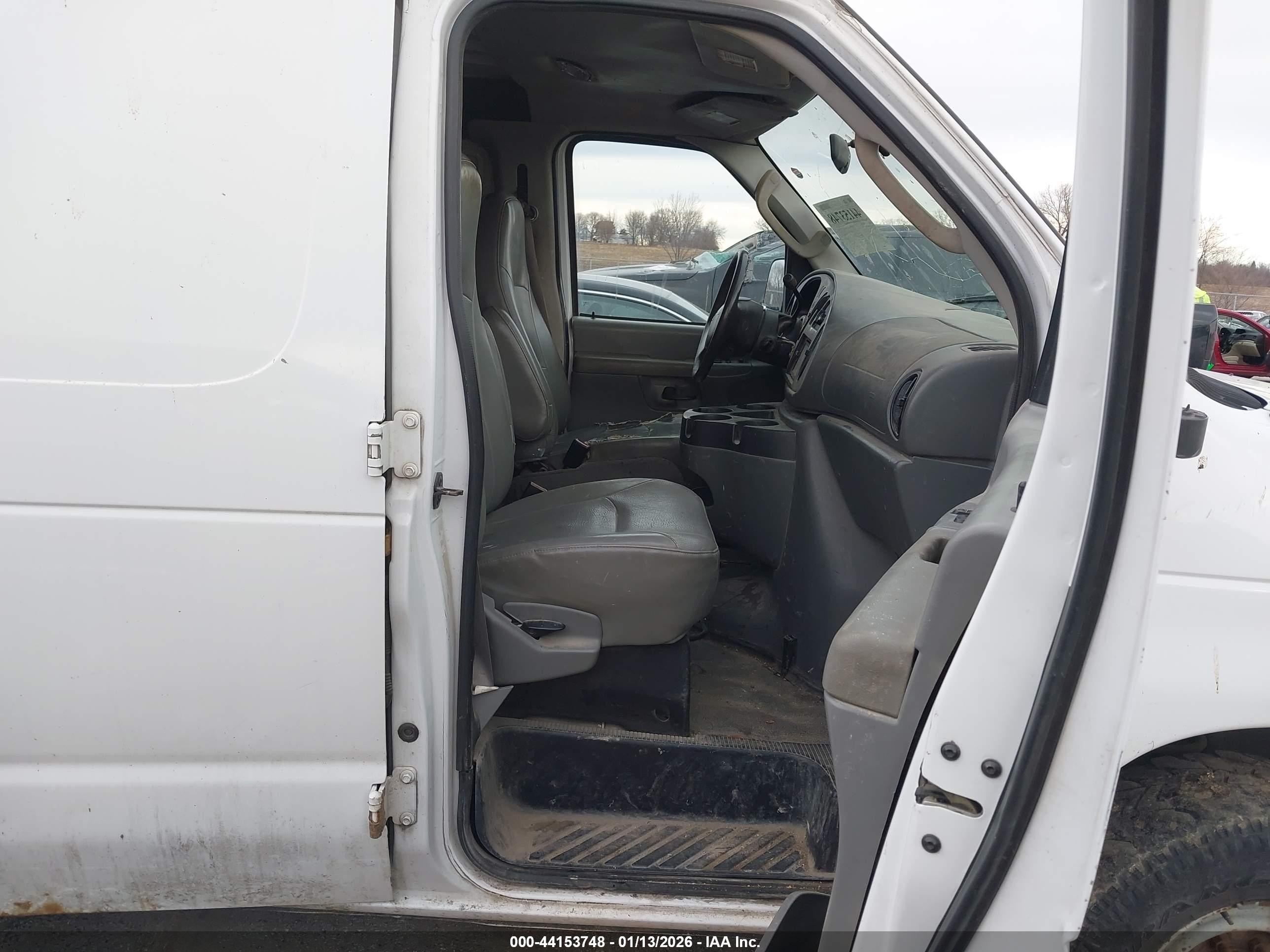 2008 Ford E-150 Commercial/recreational White vin: 1FTNE14W78DA33917