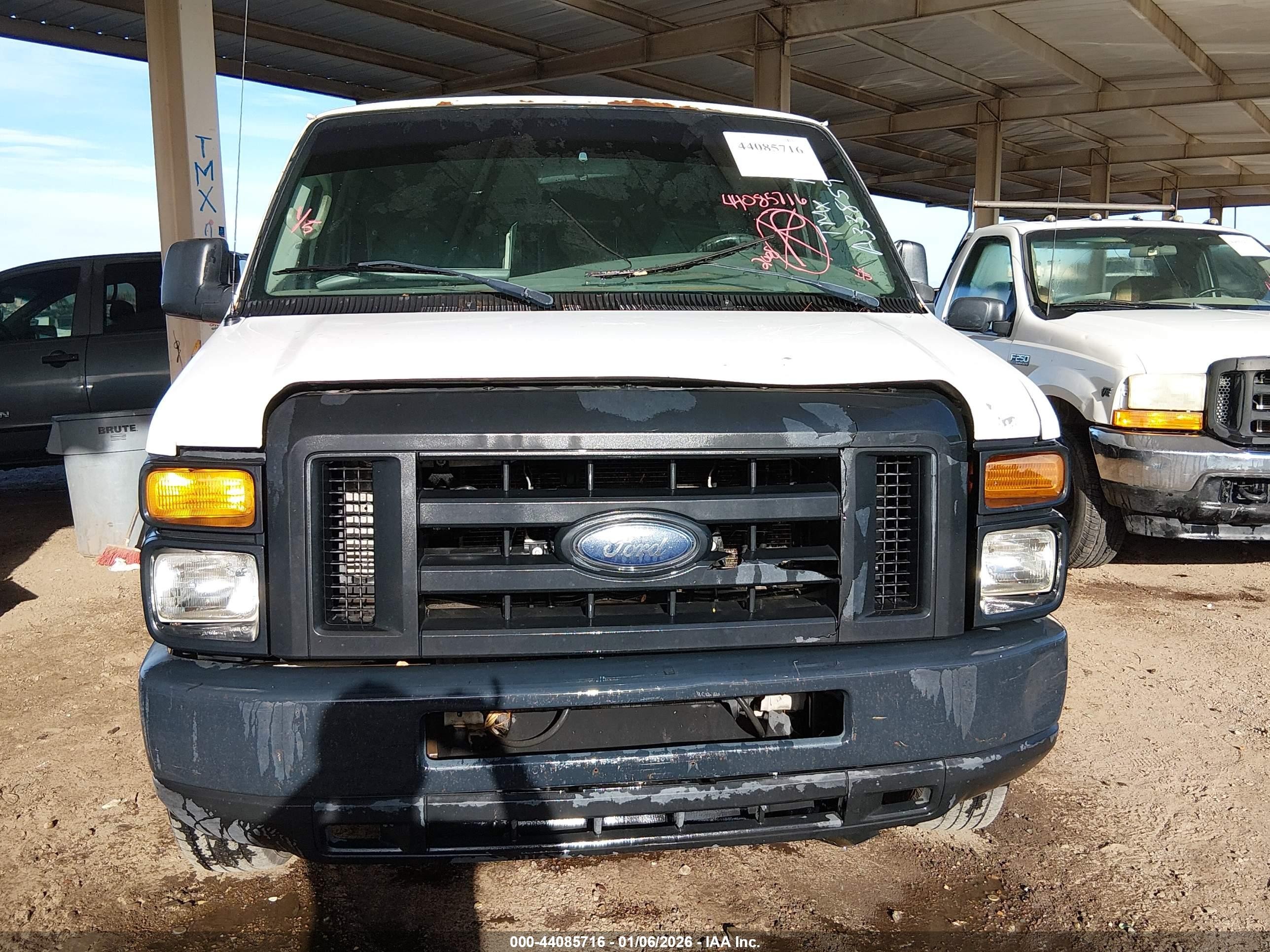 2008 Ford E-150 Commercial/recreational White vin: 1FTNE14W88DA33859