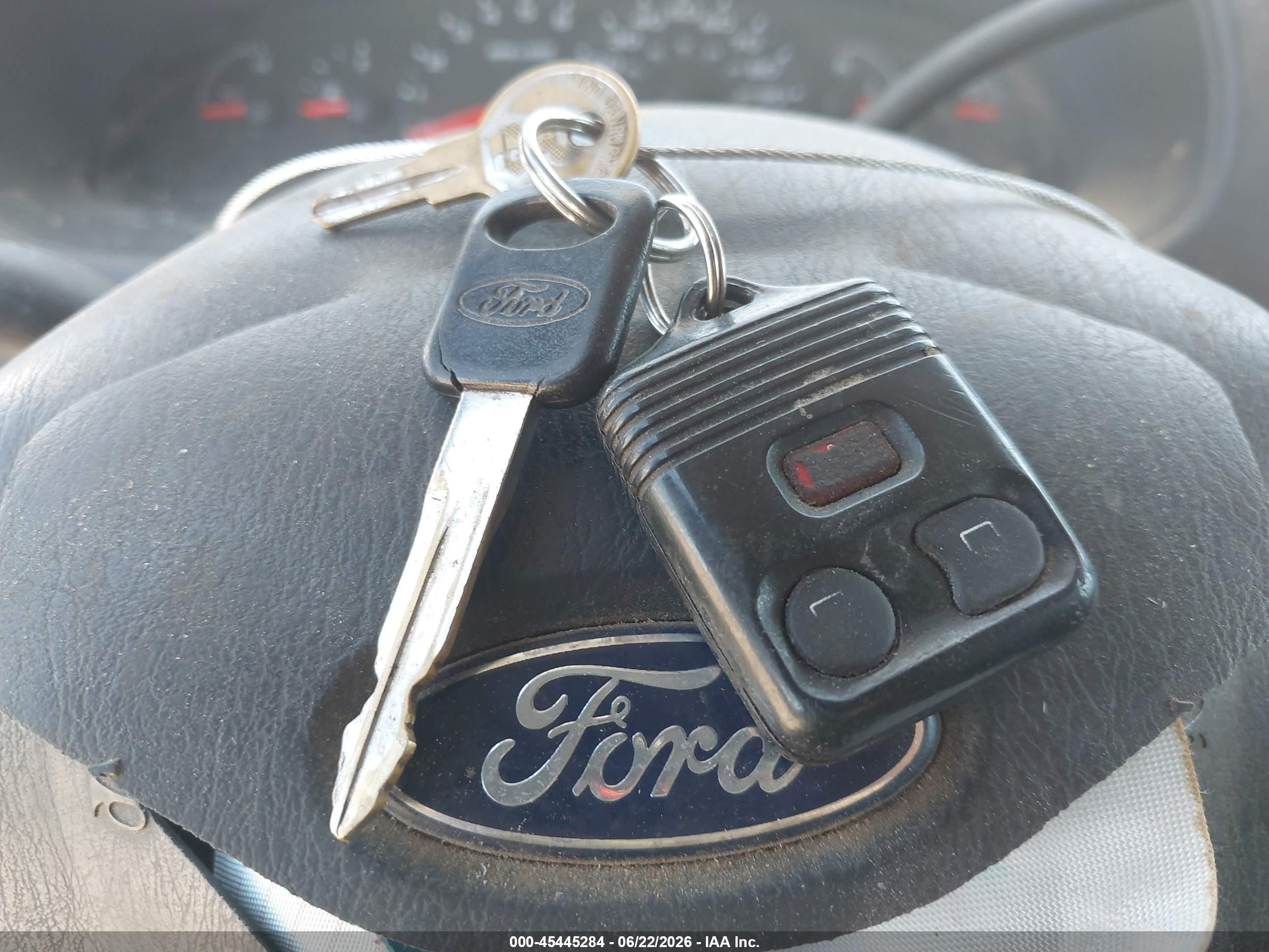 2008 Ford E-150 Commercial/recreational White vin: 1FTNE14W88DA91843