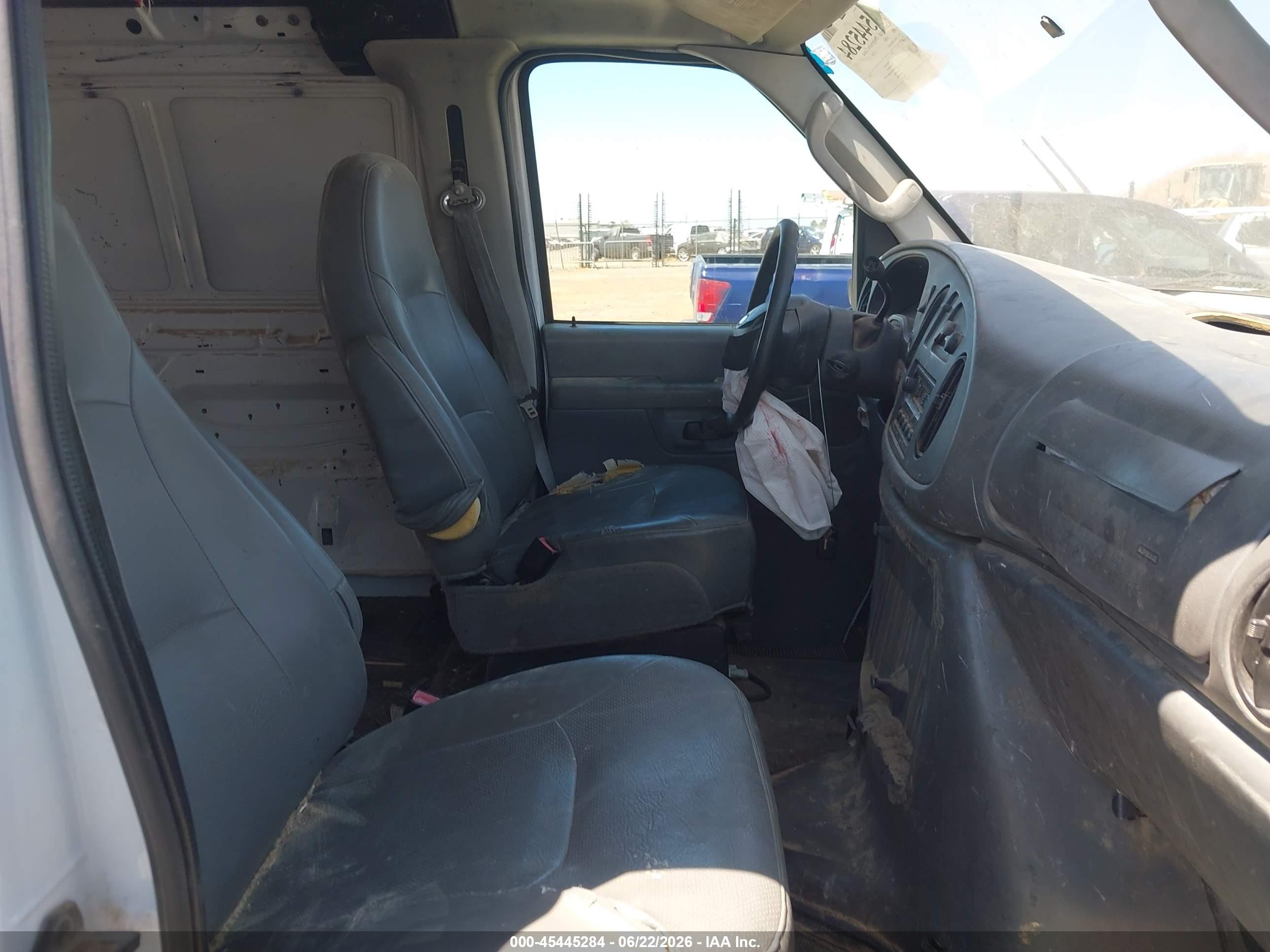 2008 Ford E-150 Commercial/recreational White vin: 1FTNE14W88DA91843