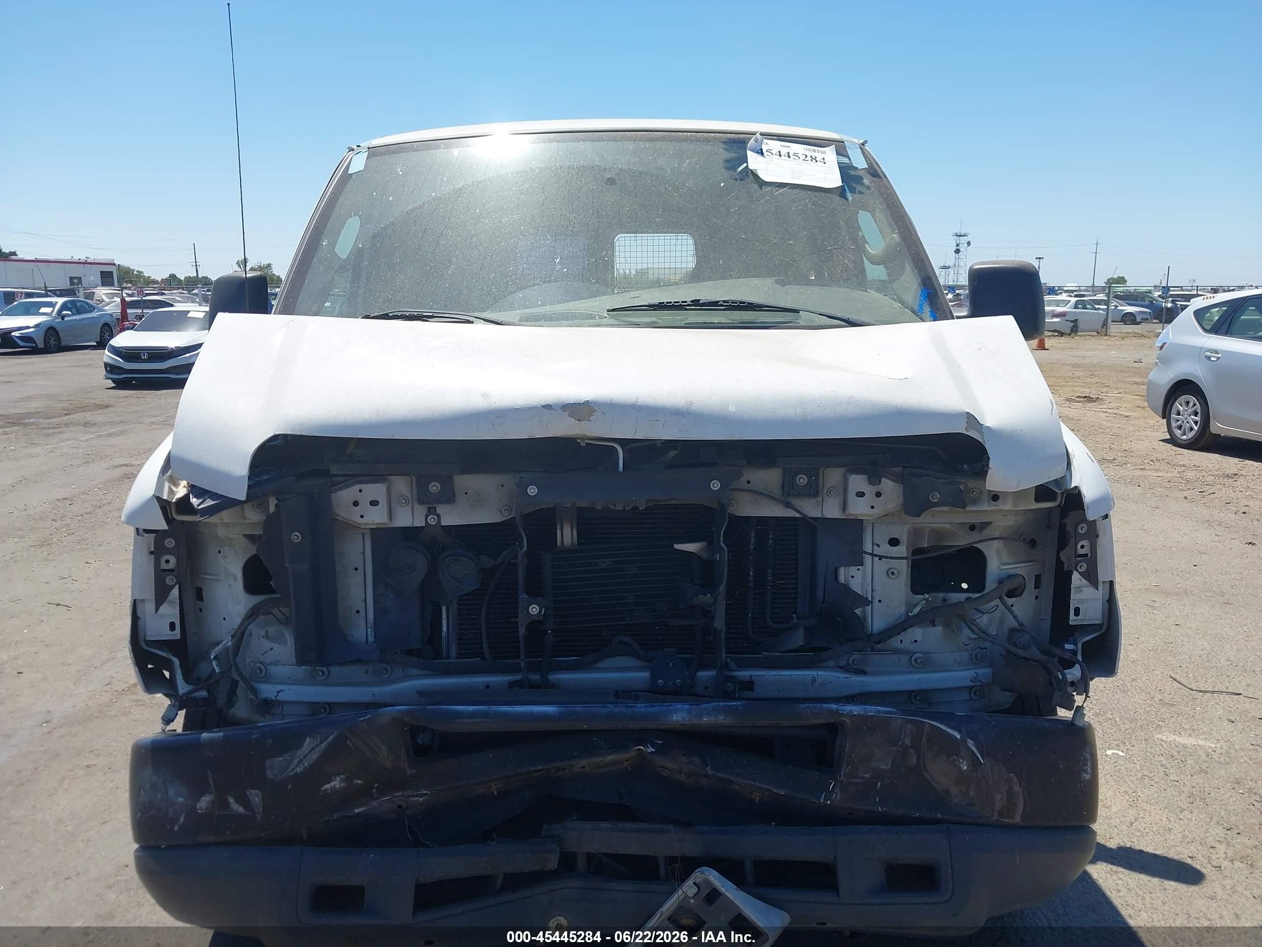 2008 Ford E-150 Commercial/recreational White vin: 1FTNE14W88DA91843