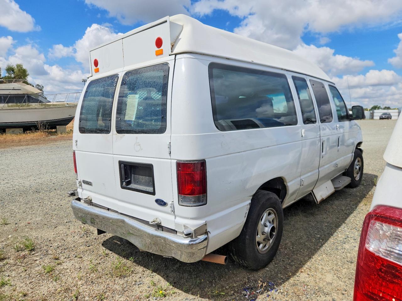 2008 Ford Econoline Cargo E-15 White vin: 1FTNE14W88DB01755