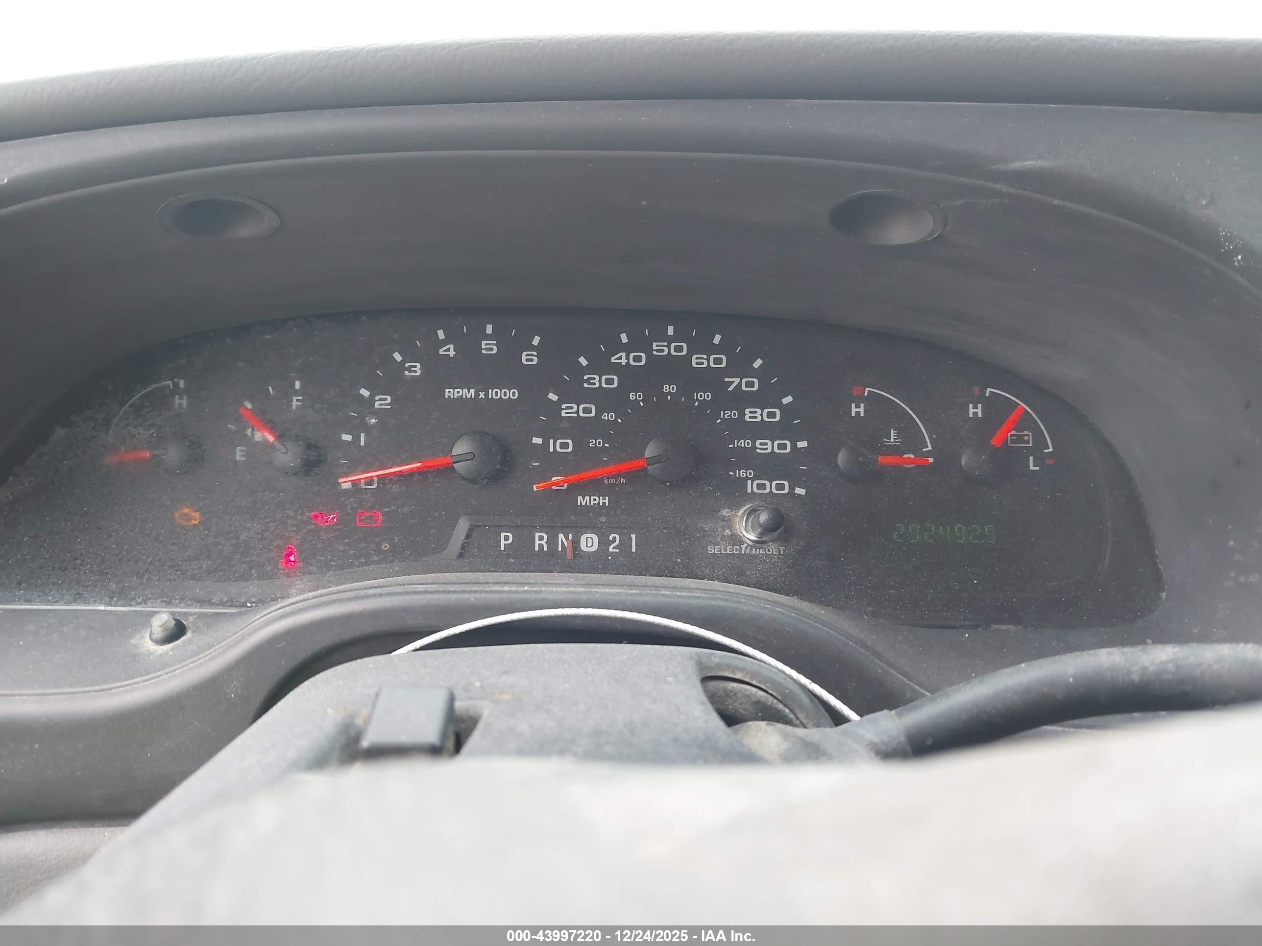 2007 Ford E-150 Commercial/recreational White vin: 1FTNE14W97DB04579