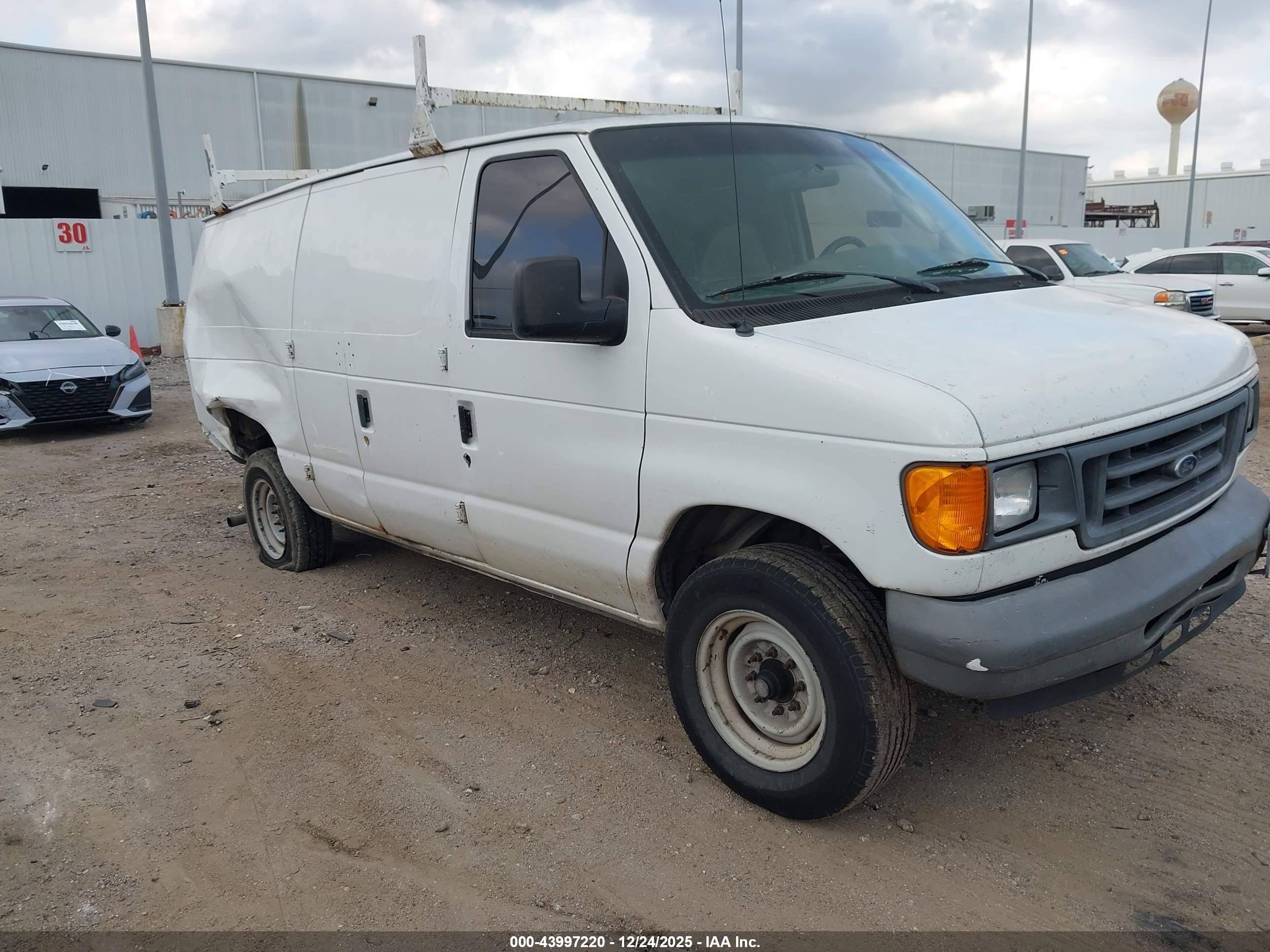 2007 Ford E-150 Commercial/recreational White vin: 1FTNE14W97DB04579