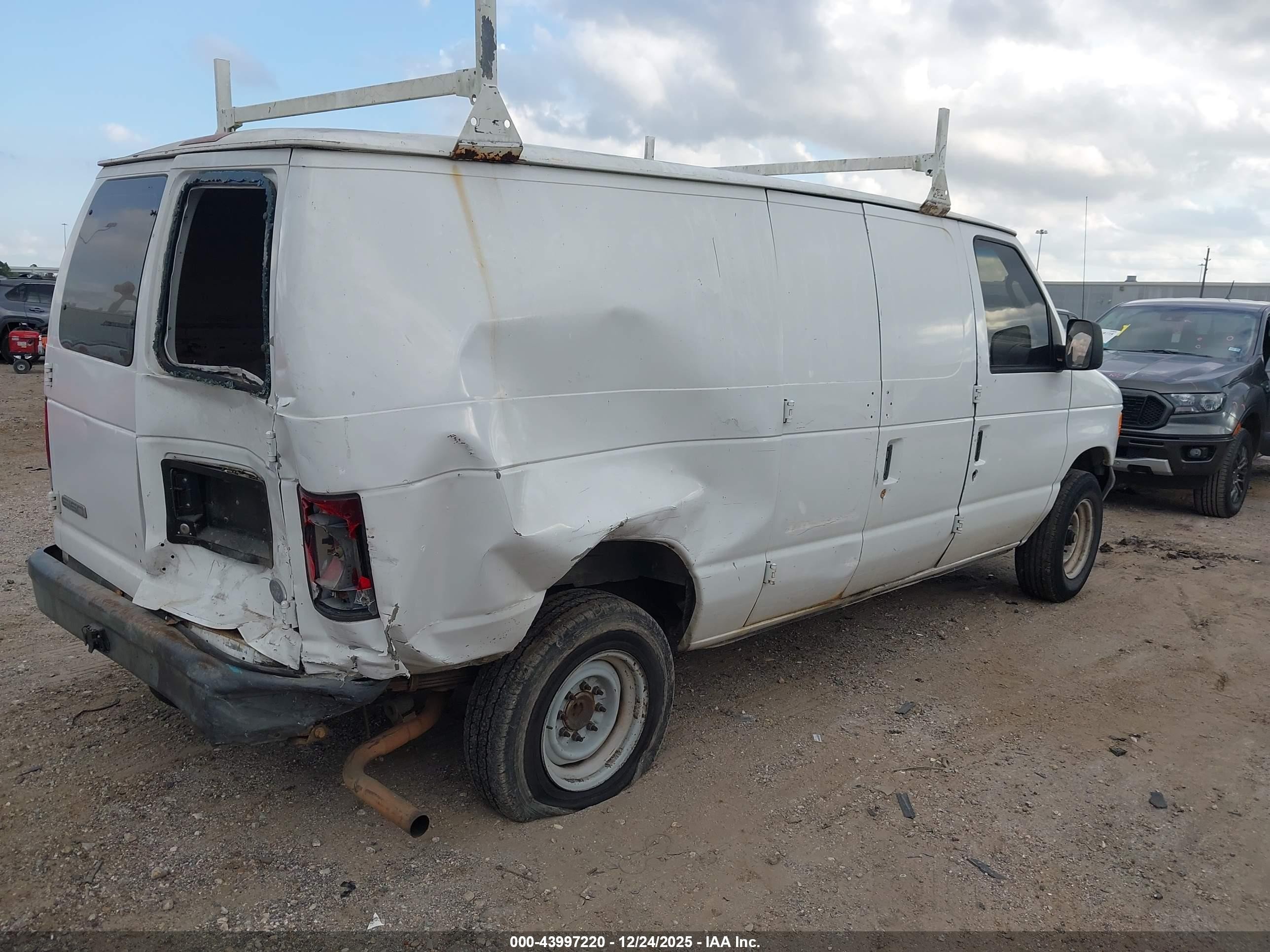 2007 Ford E-150 Commercial/recreational White vin: 1FTNE14W97DB04579