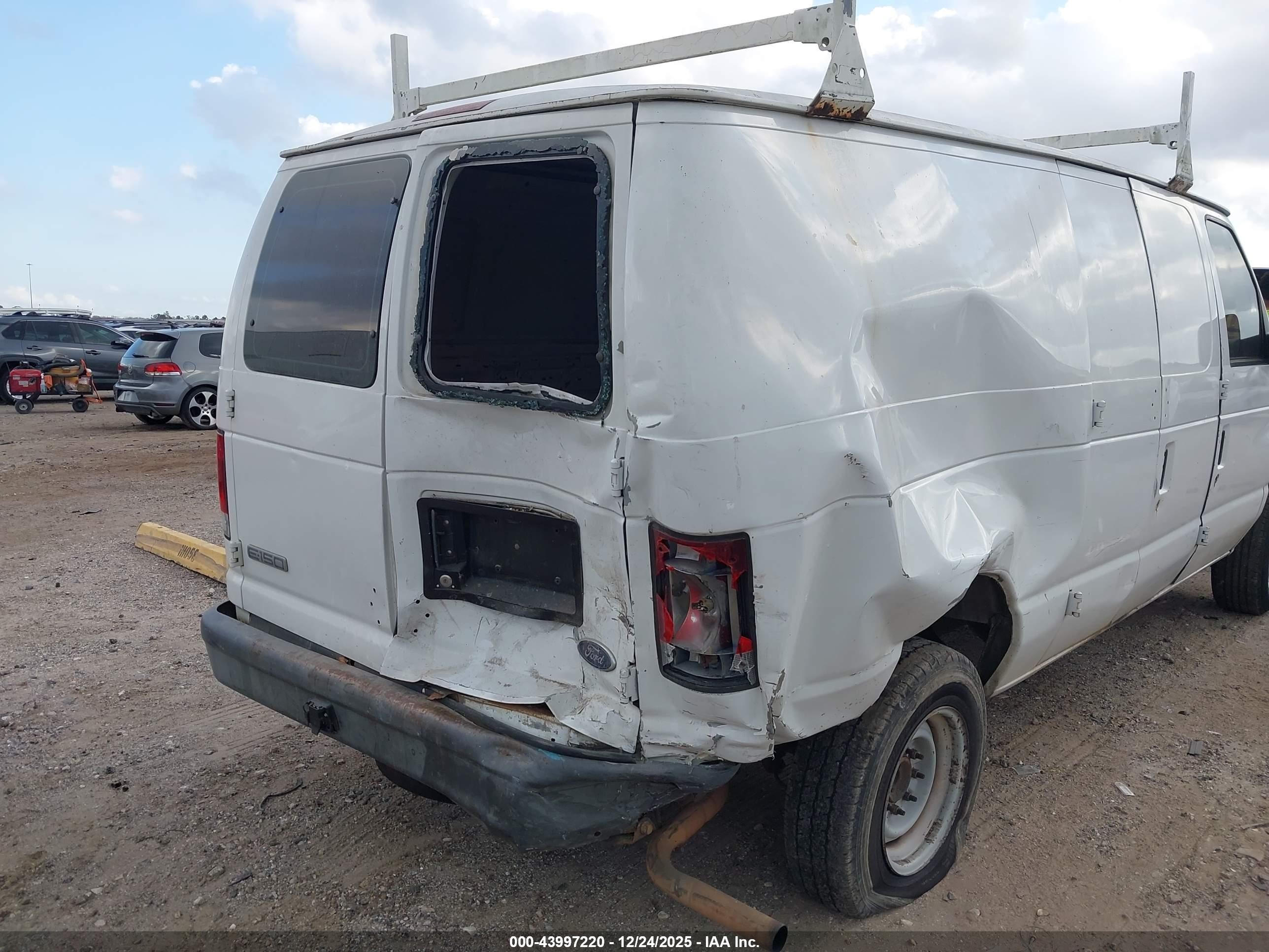 2007 Ford E-150 Commercial/recreational White vin: 1FTNE14W97DB04579