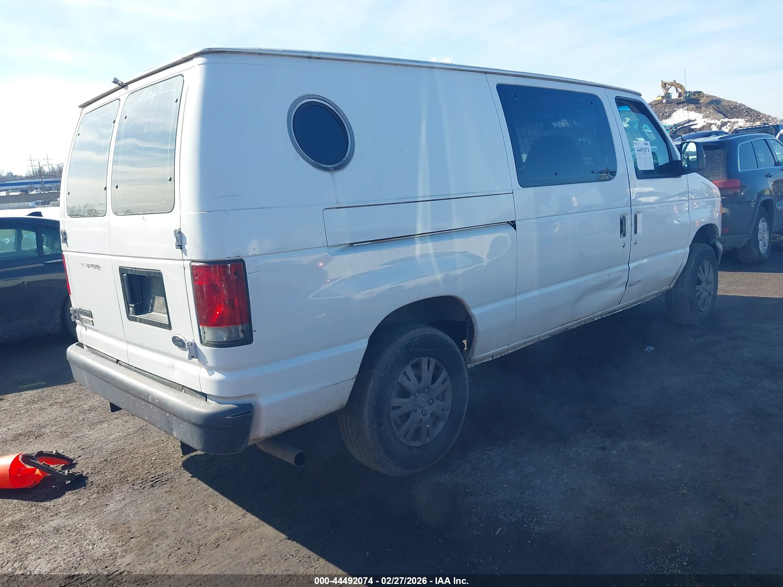 2007 Ford E-150   White vin: 1FTNE14WX7DA28757