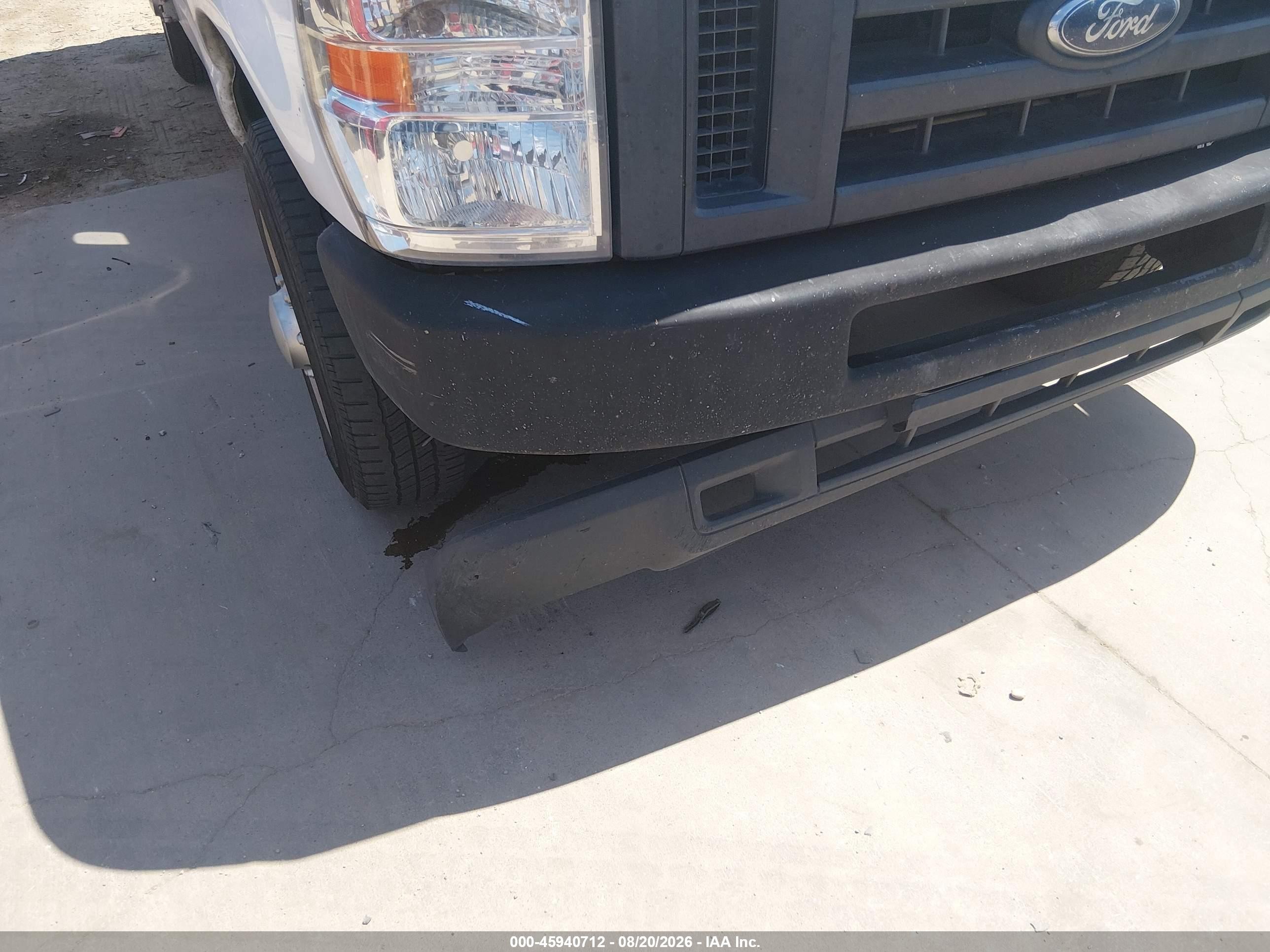 2009 Ford E-150 Commercial/recreational White vin: 1FTNE14WX9DA47876