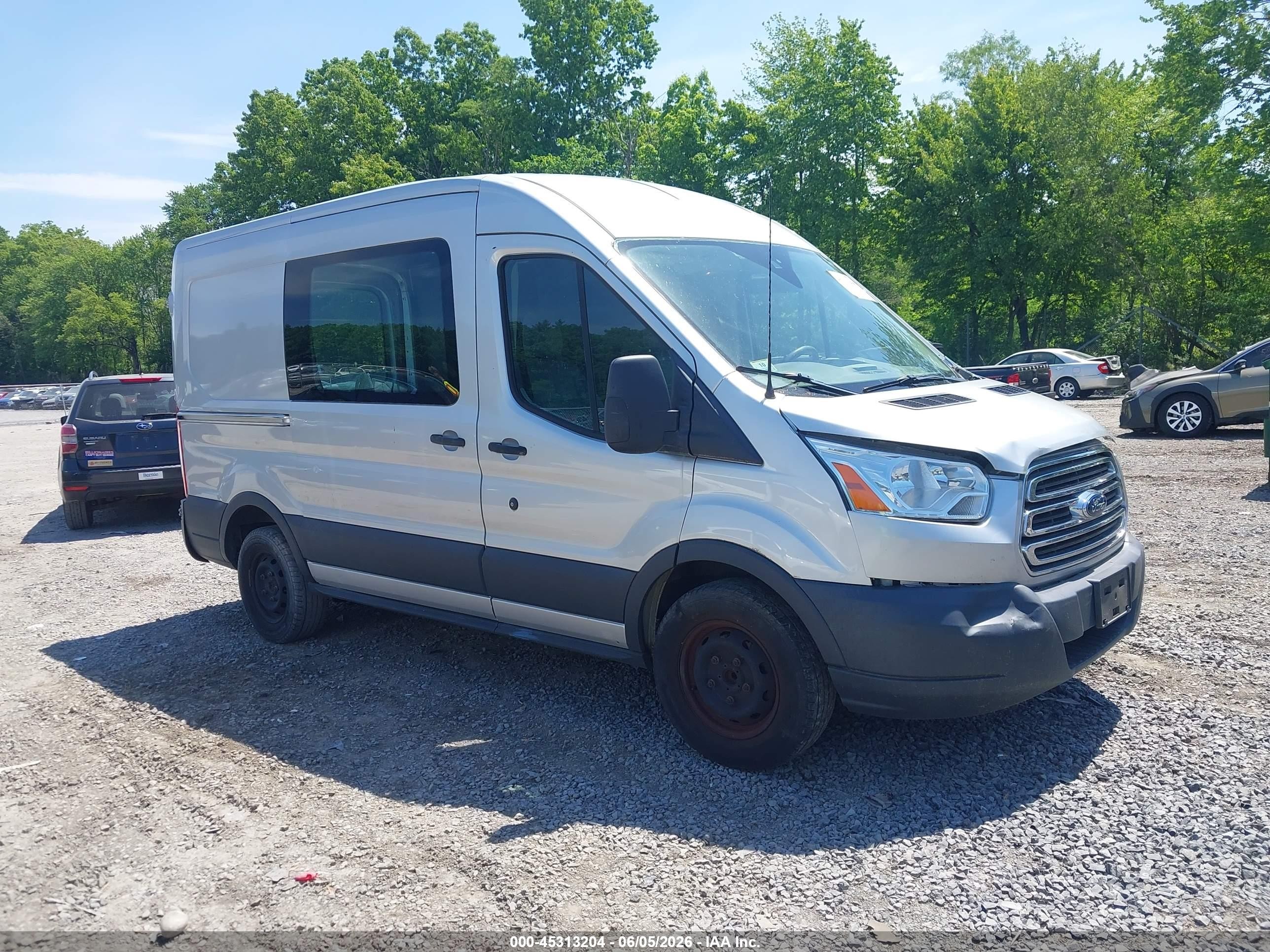 2015 Ford Transit-150   Серебряный vin: 1FTNE1CM7FKA16754