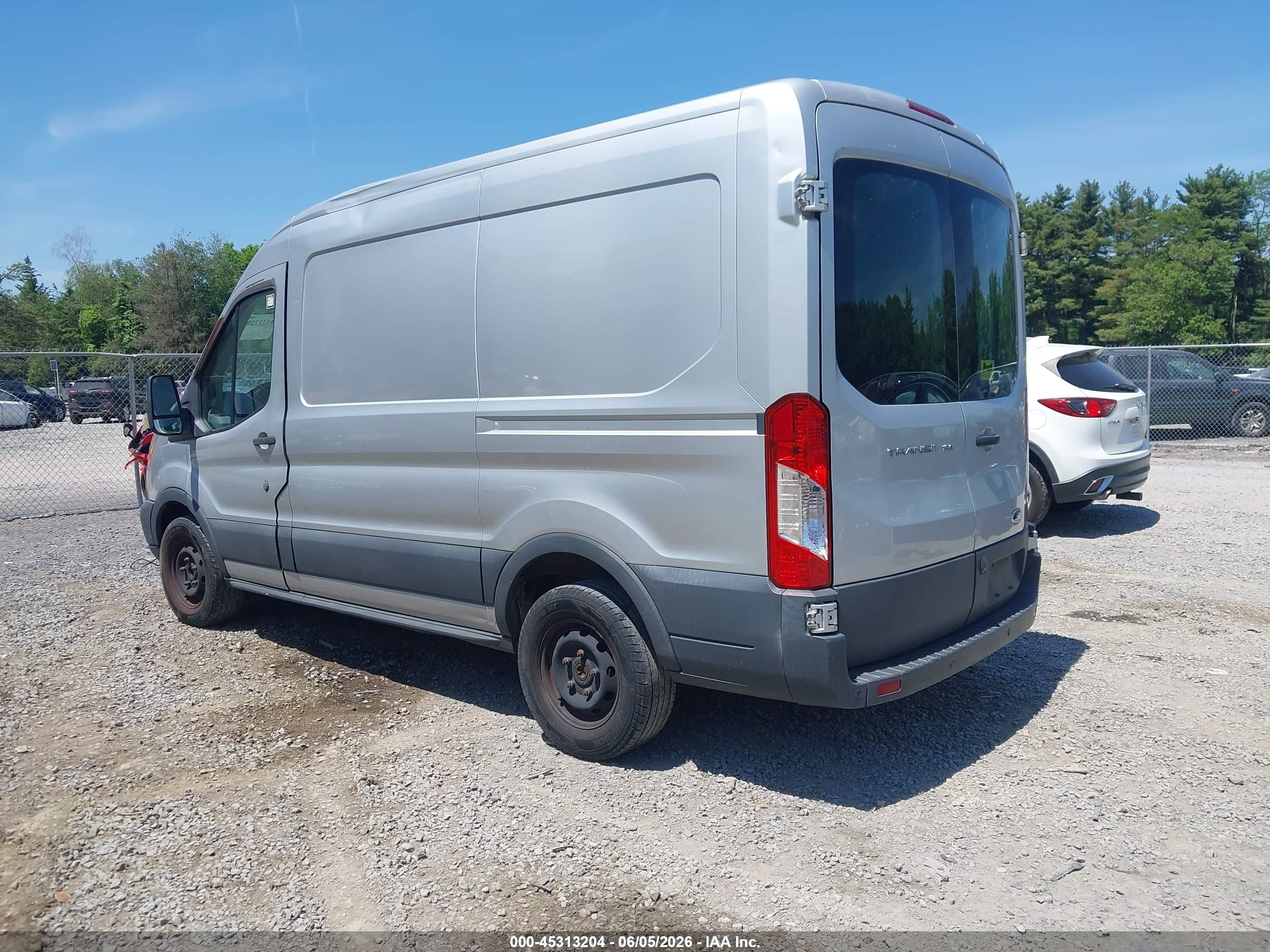 2015 Ford Transit-150   Серебряный vin: 1FTNE1CM7FKA16754
