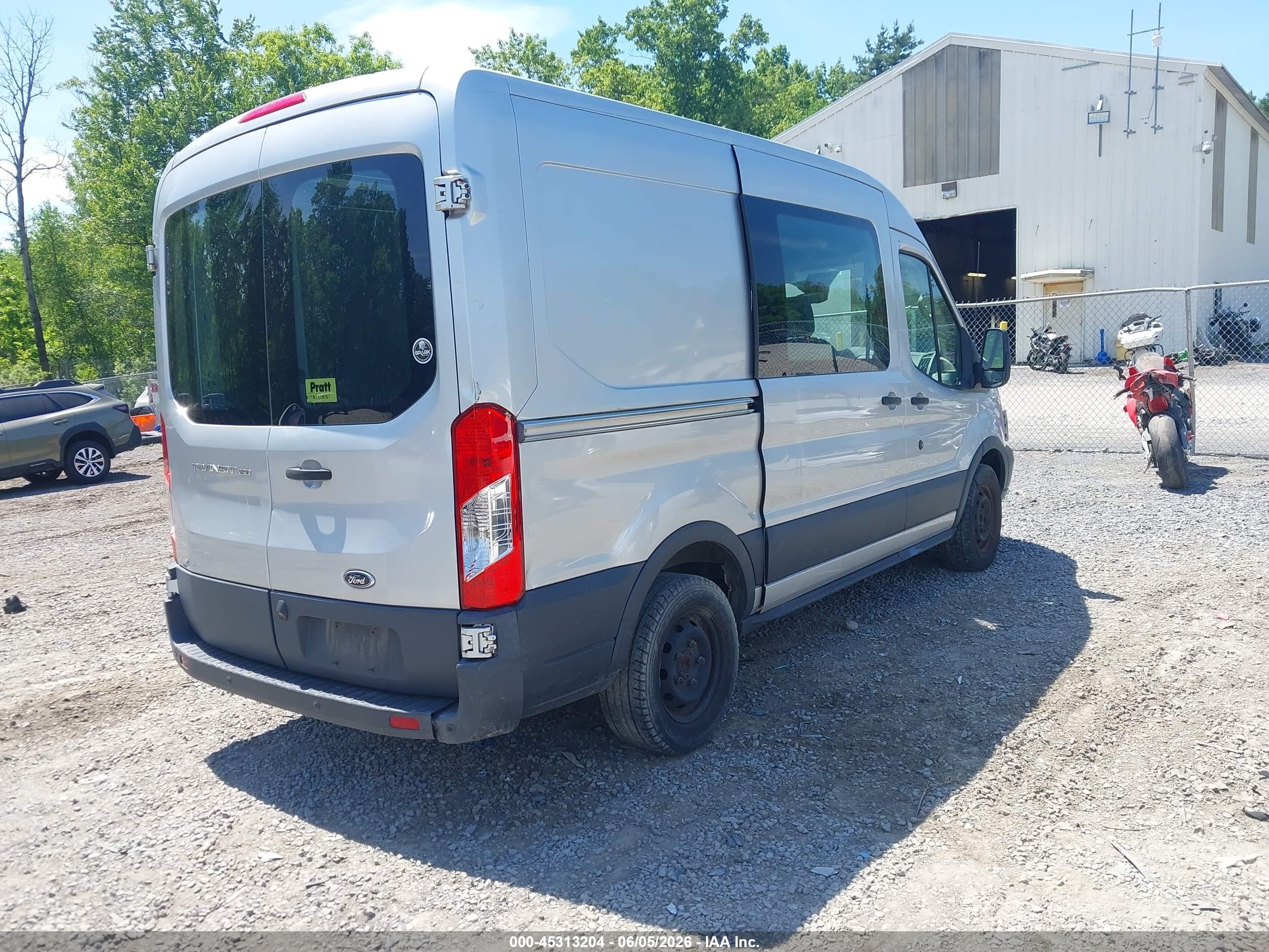 2015 Ford Transit-150   Серебряный vin: 1FTNE1CM7FKA16754