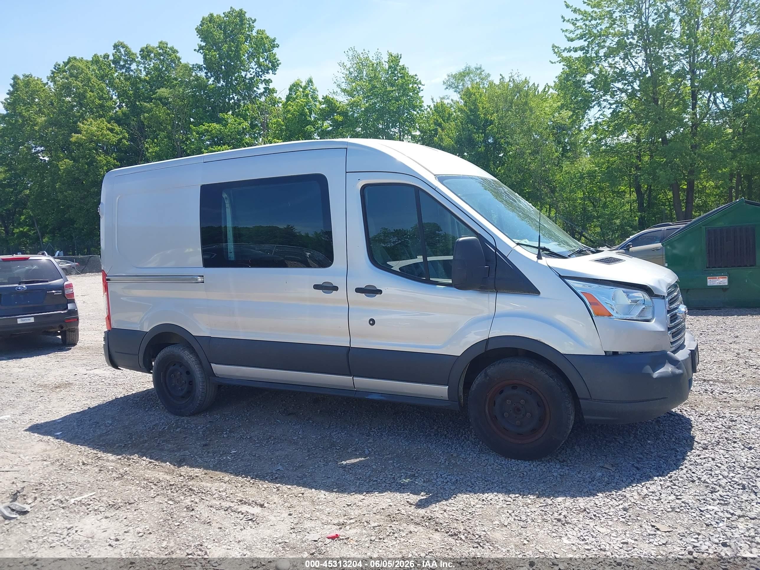 2015 Ford Transit-150   Серебряный vin: 1FTNE1CM7FKA16754