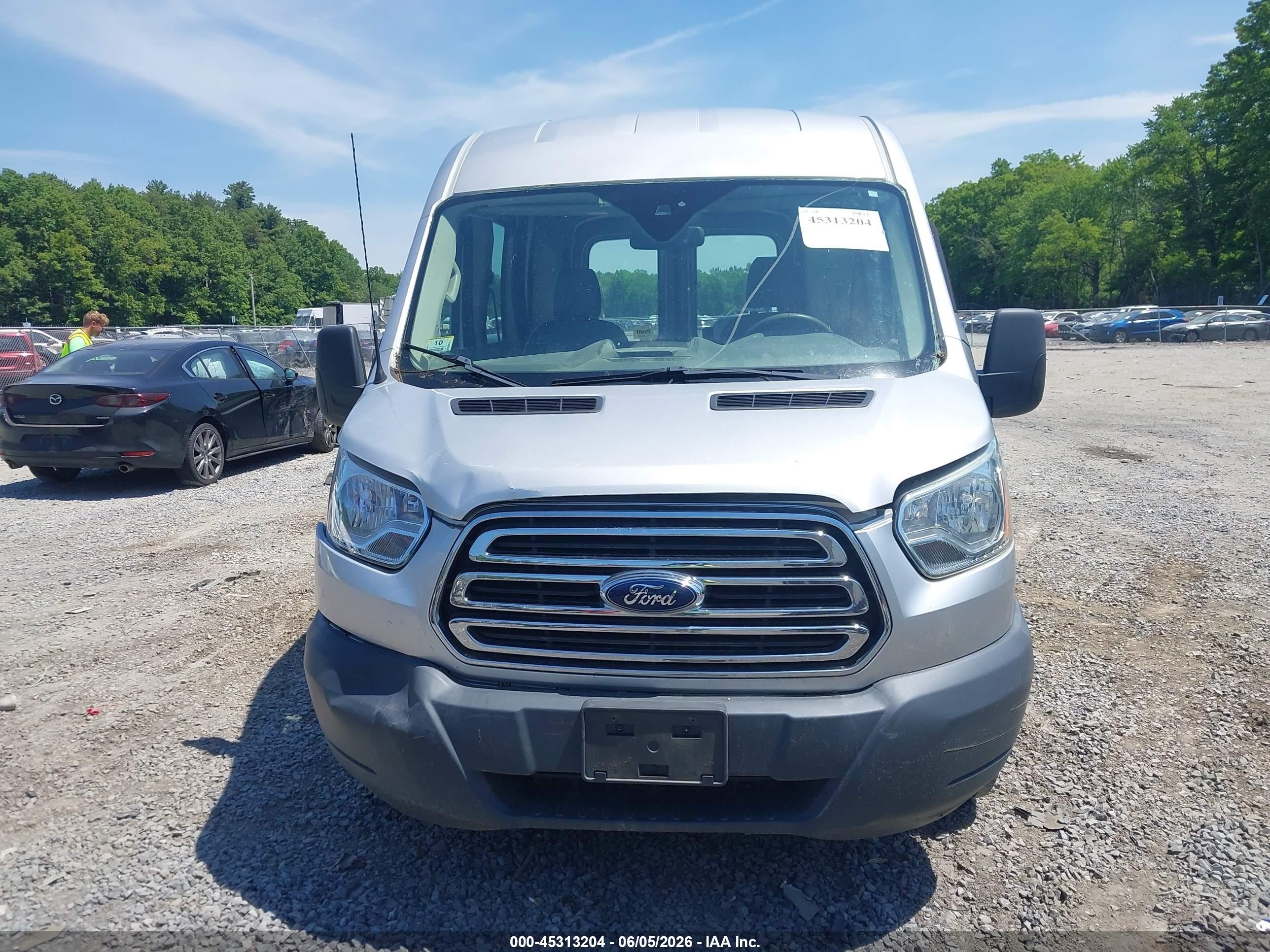 2015 Ford Transit-150   Серебряный vin: 1FTNE1CM7FKA16754