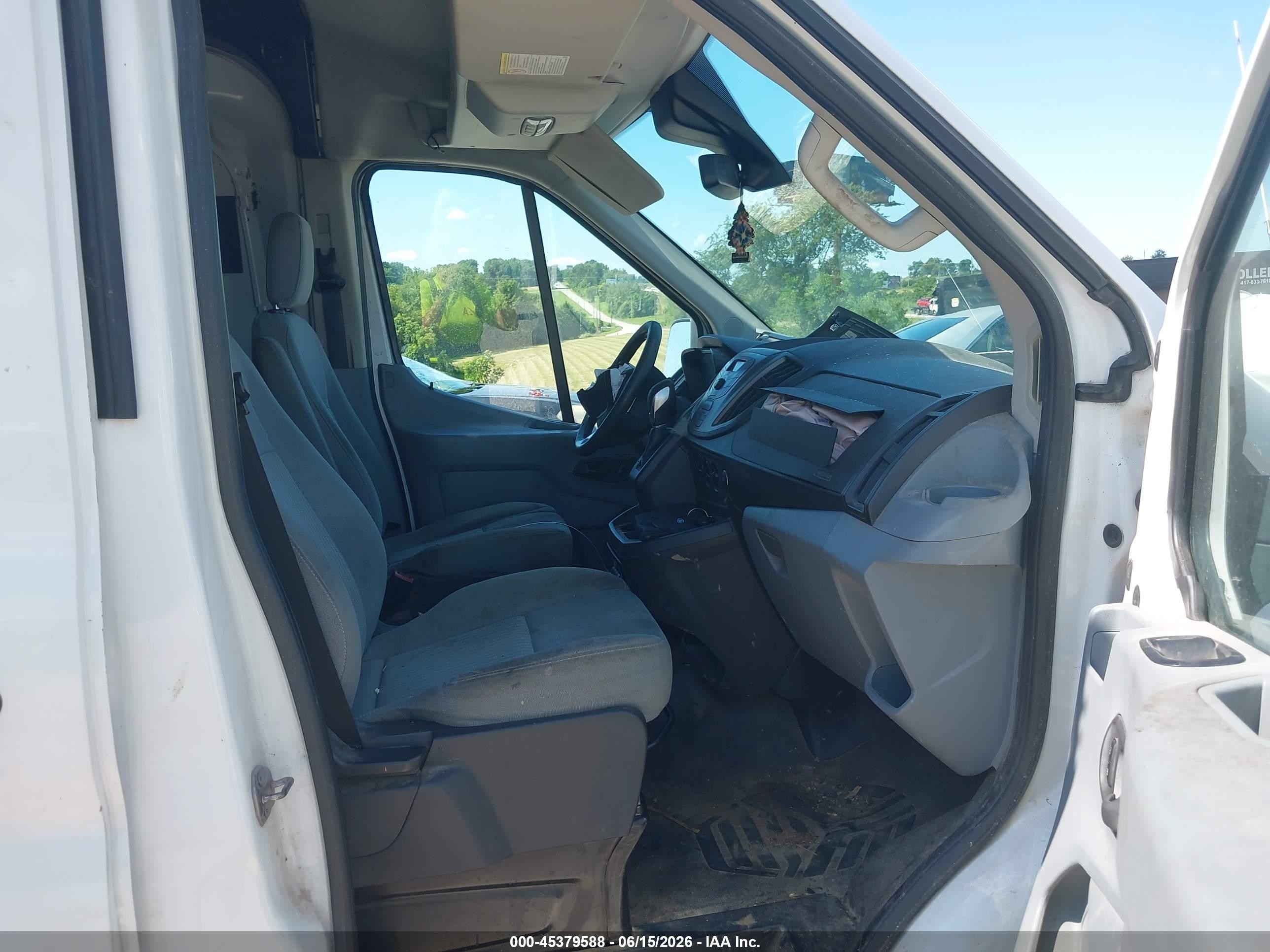2015 Ford Transit-150   White vin: 1FTNE1CM9FKA84859