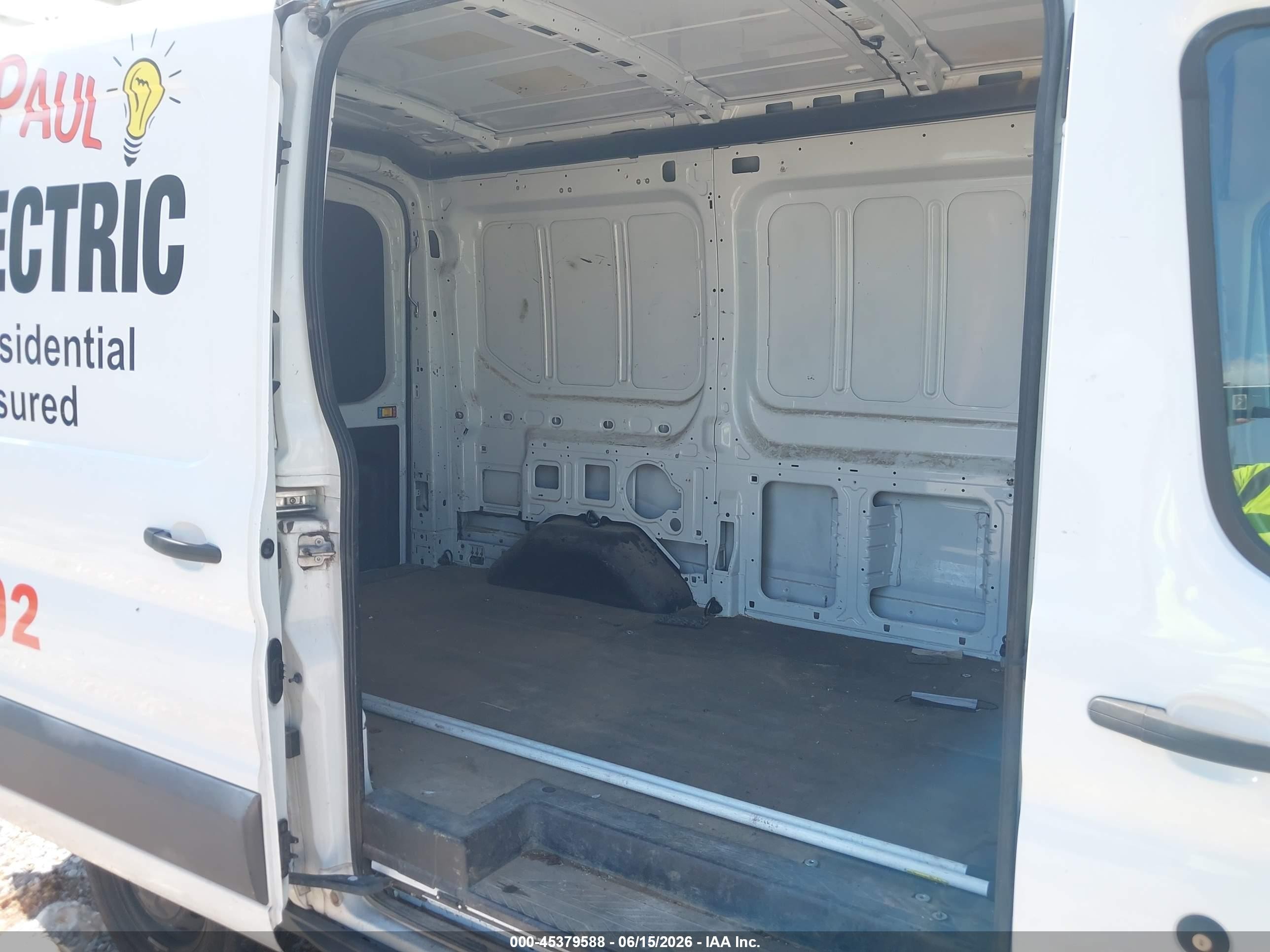 2015 Ford Transit-150   White vin: 1FTNE1CM9FKA84859