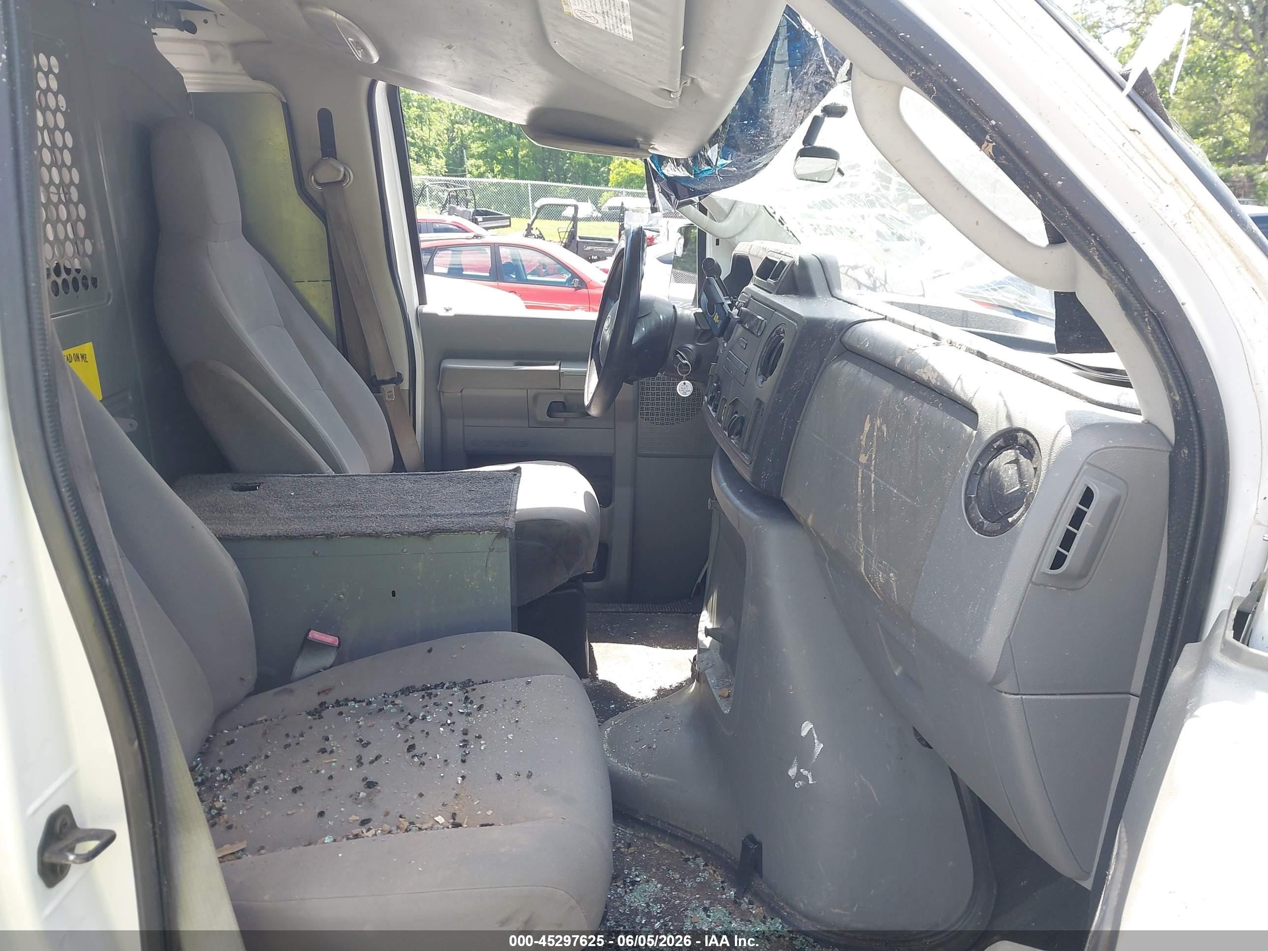 2010 Ford E-150 Commercial/recreational White vin: 1FTNE1EL0ADA92799