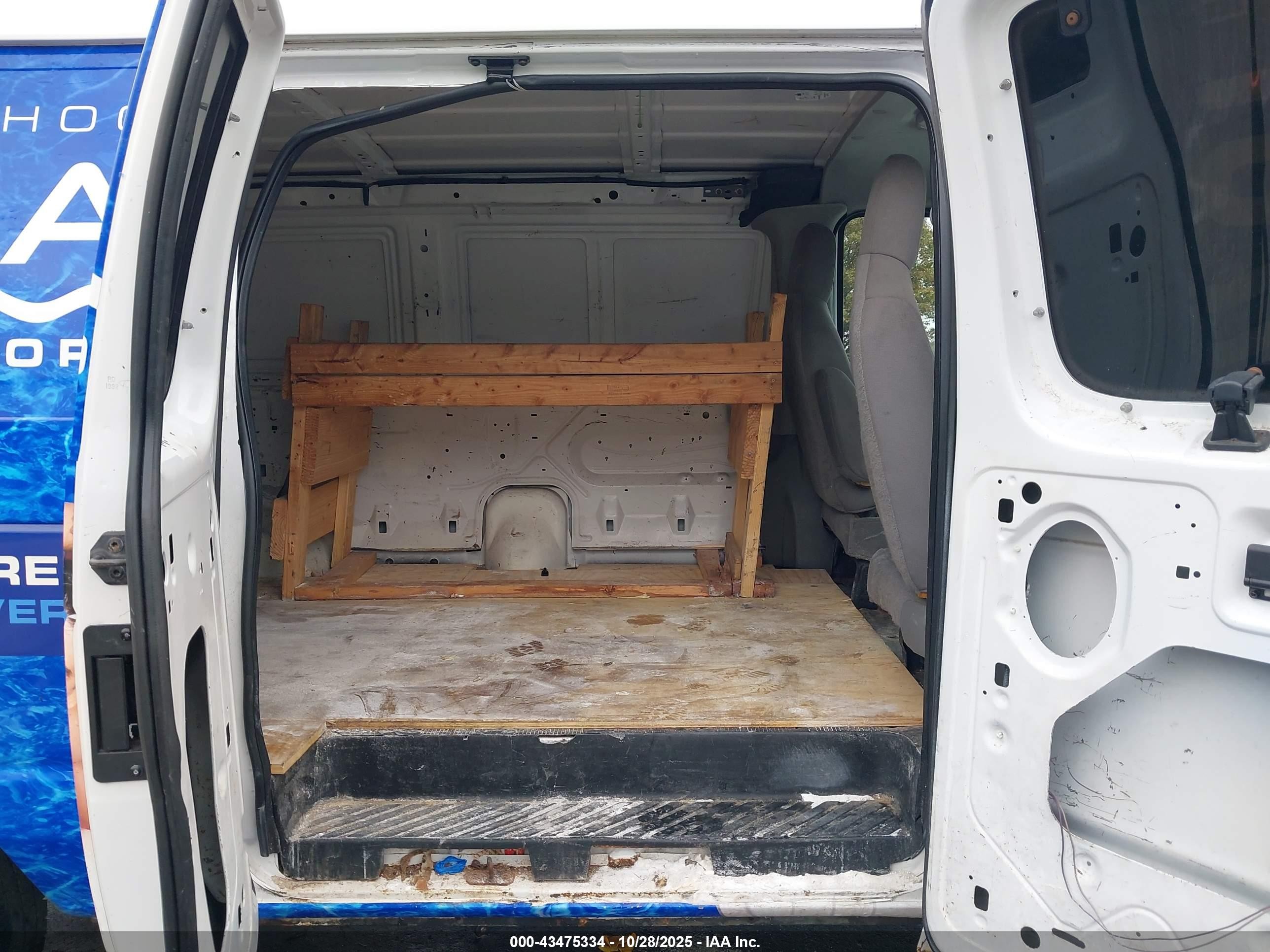 2010 Ford E-150 Commercial/recreational White vin: 1FTNE1EL5ADA16821