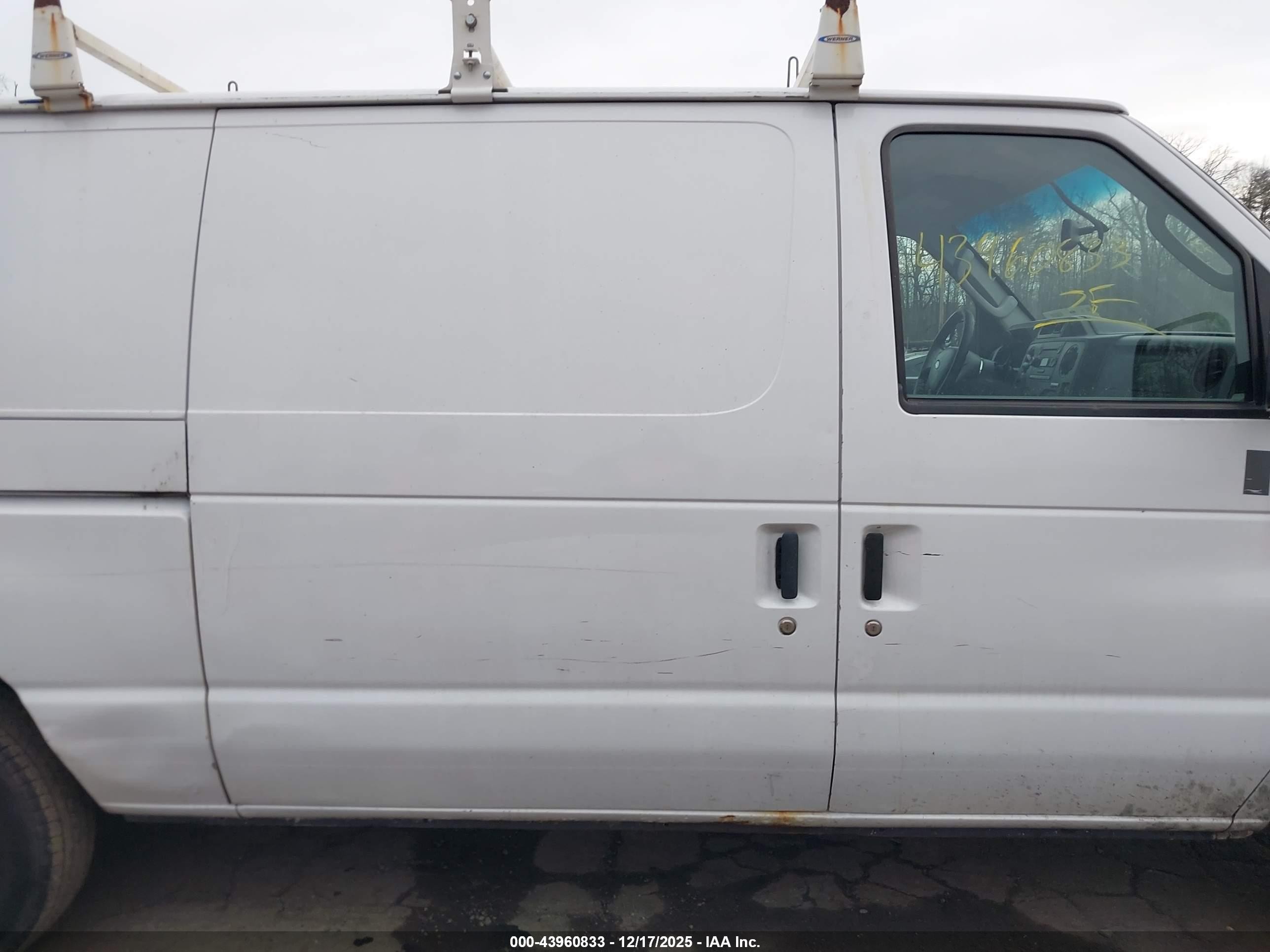 2010 Ford E-150 Commercial/recreational White vin: 1FTNE1EL5ADA64495