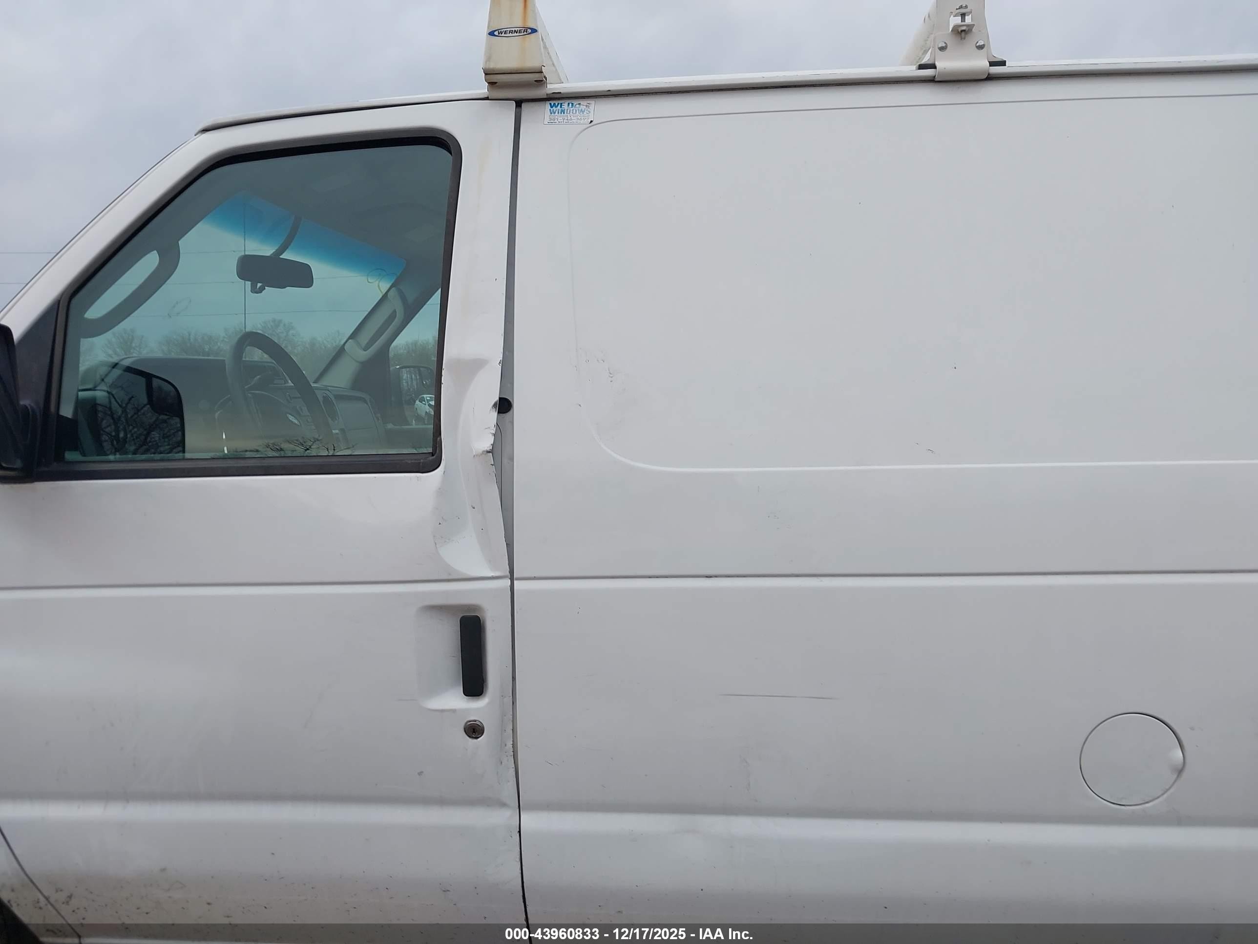2010 Ford E-150 Commercial/recreational White vin: 1FTNE1EL5ADA64495