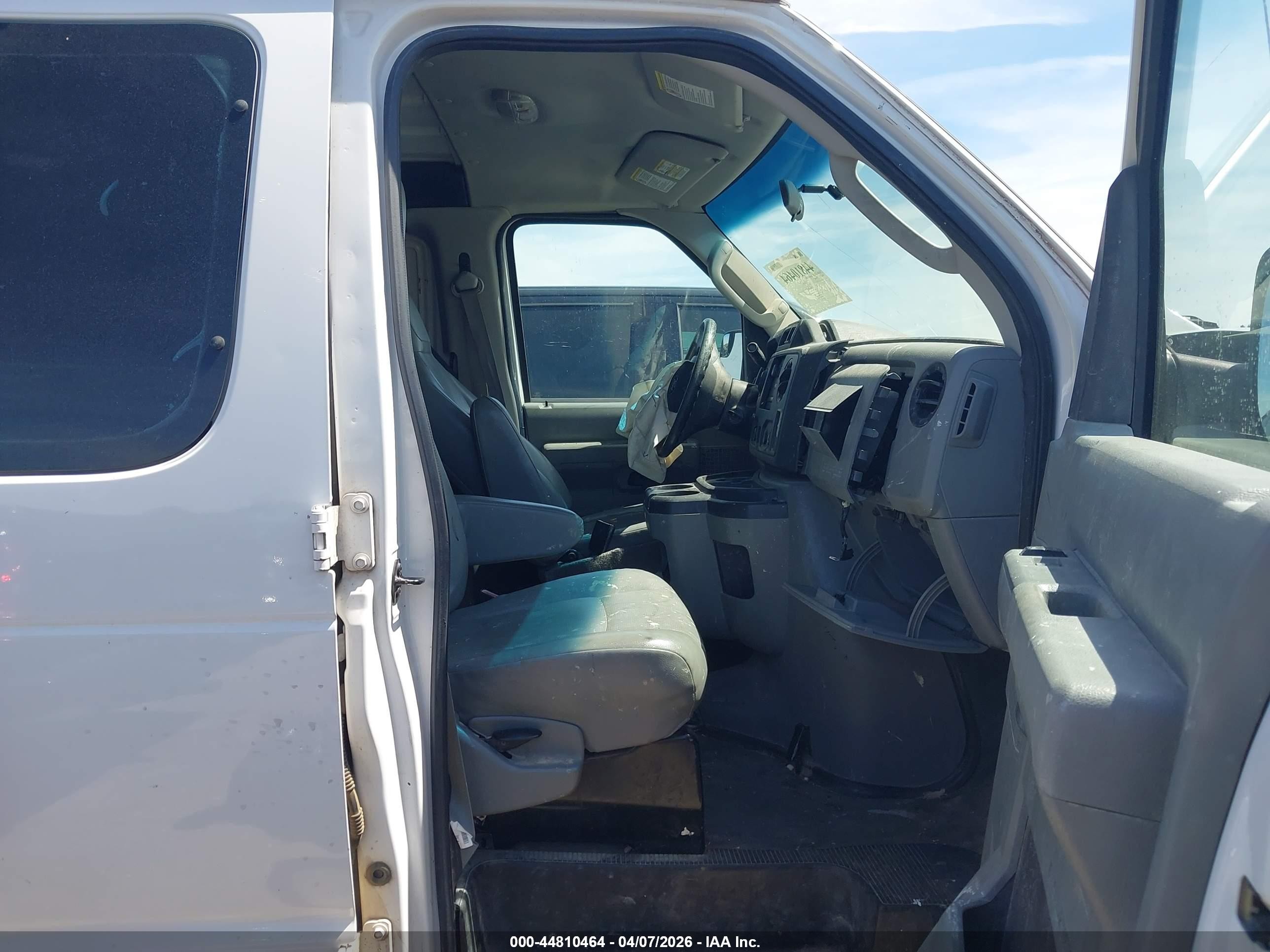 2014 Ford E-150 Commercial Белый vin: 1FTNE1EL8EDA47518