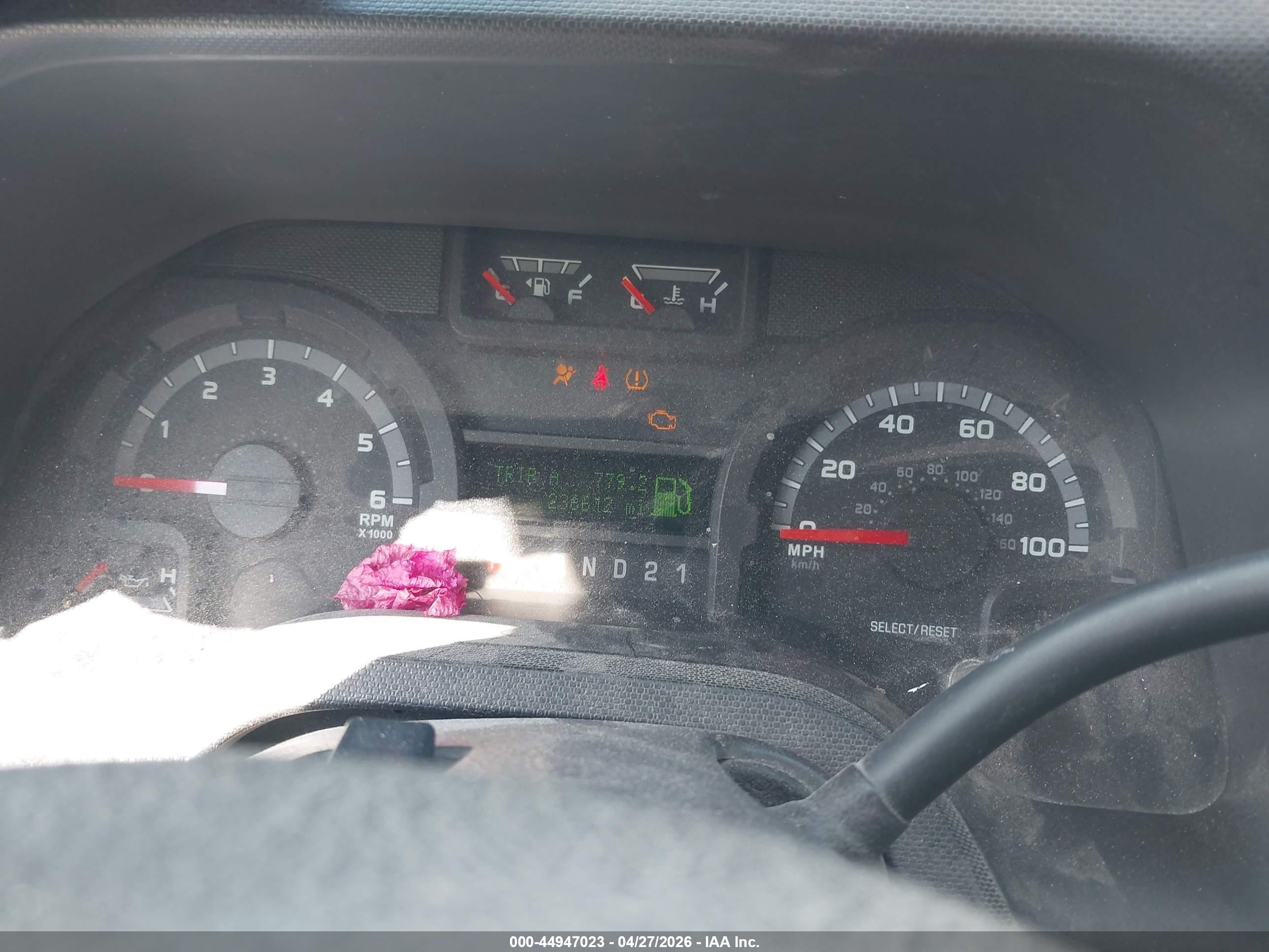 2010 Ford E-150 Commercial Белый vin: 1FTNE1EW0ADA04179