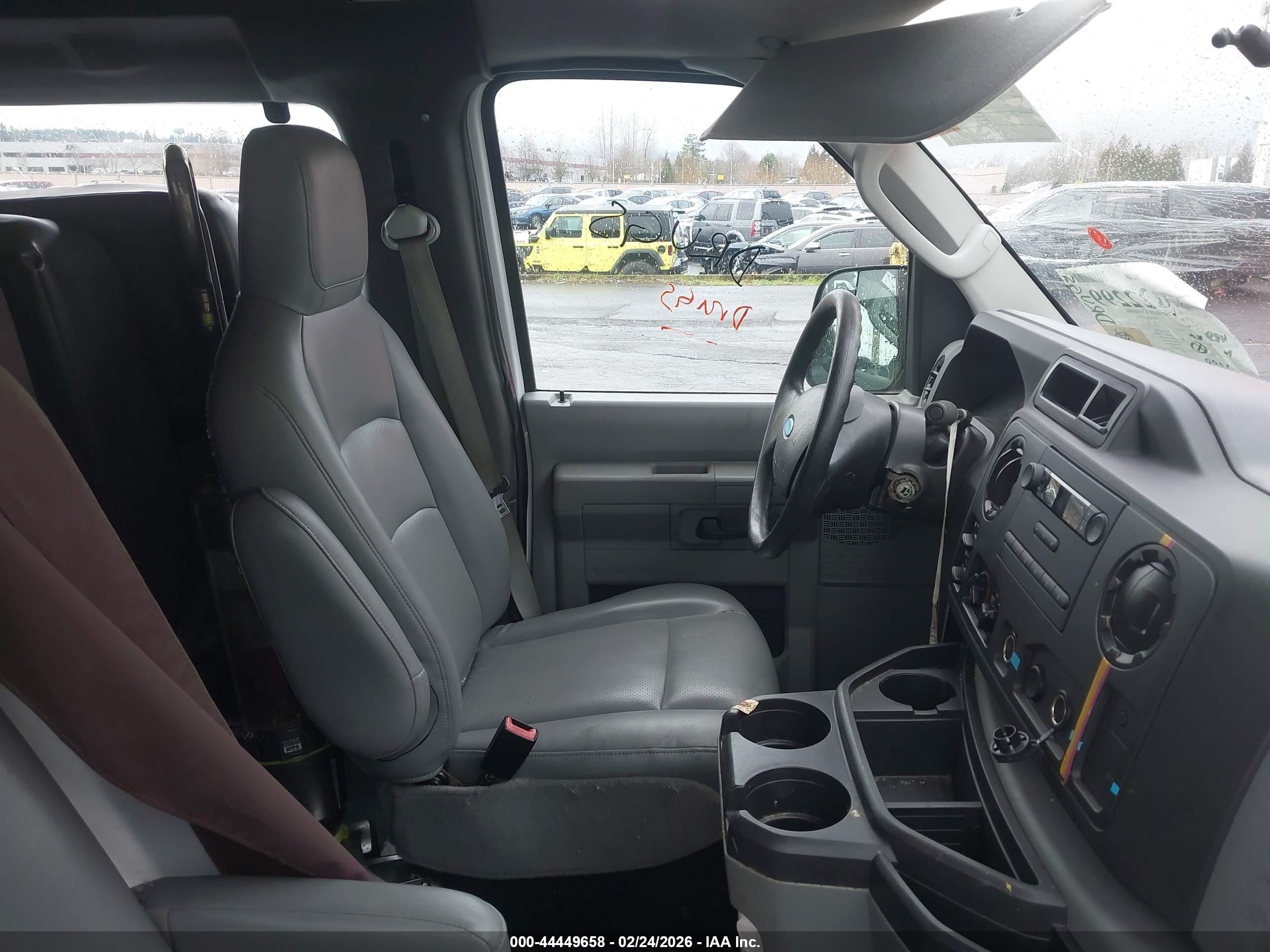 2010 Ford E-150 Commercial/recreational White vin: 1FTNE1EW0ADA07115