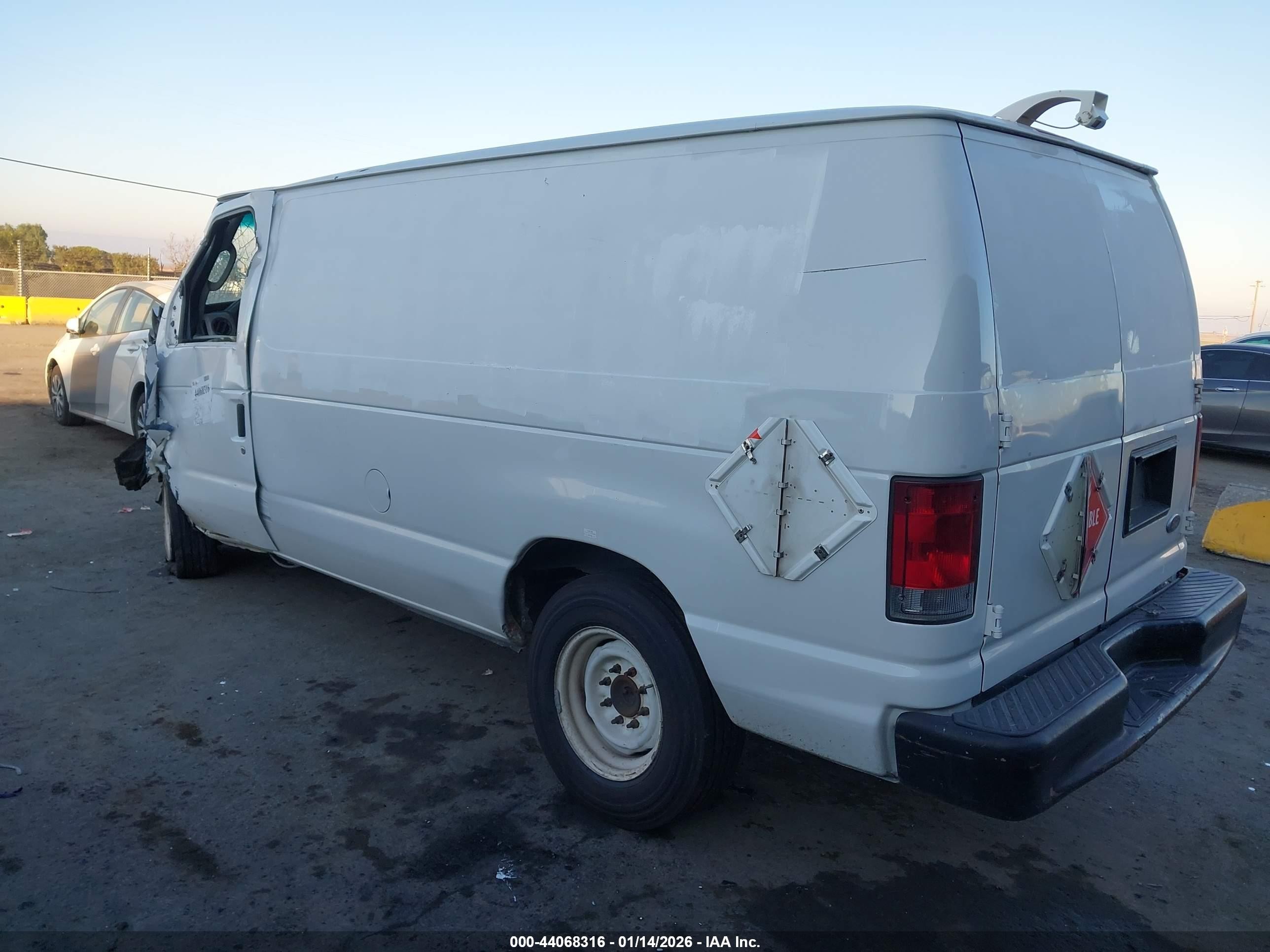2010 Ford E-150 Commercial/recreational White vin: 1FTNE1EW0ADA90867