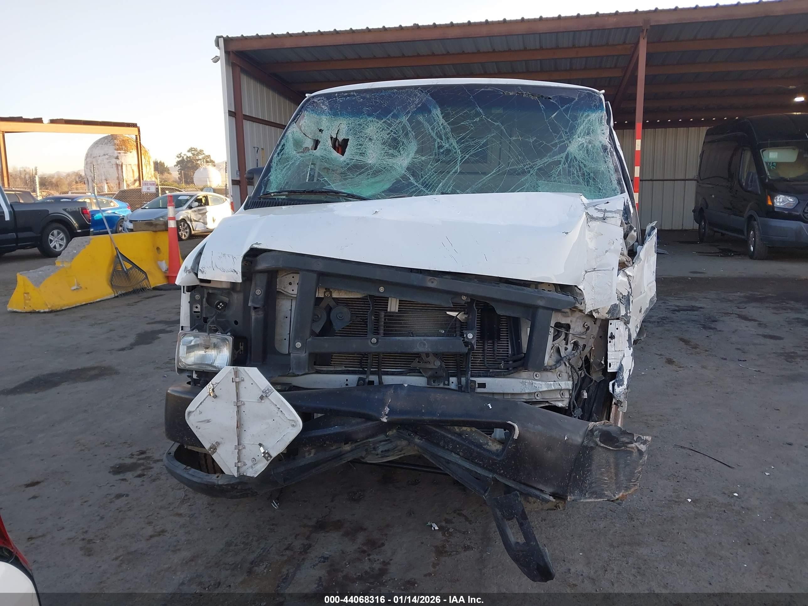 2010 Ford E-150 Commercial/recreational White vin: 1FTNE1EW0ADA90867