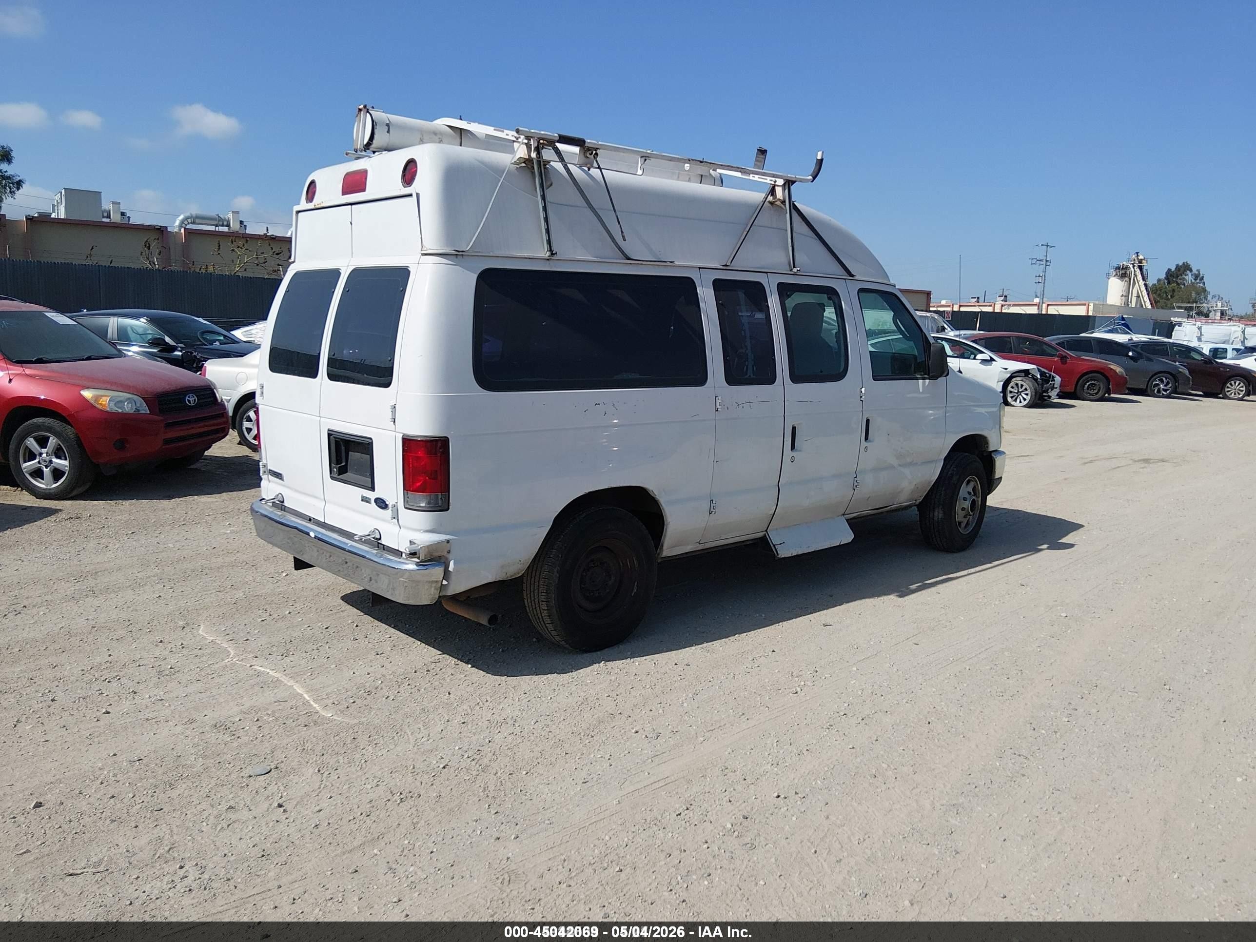 2010 Ford E-150 Commercial/recreational White vin: 1FTNE1EW0ADA98516