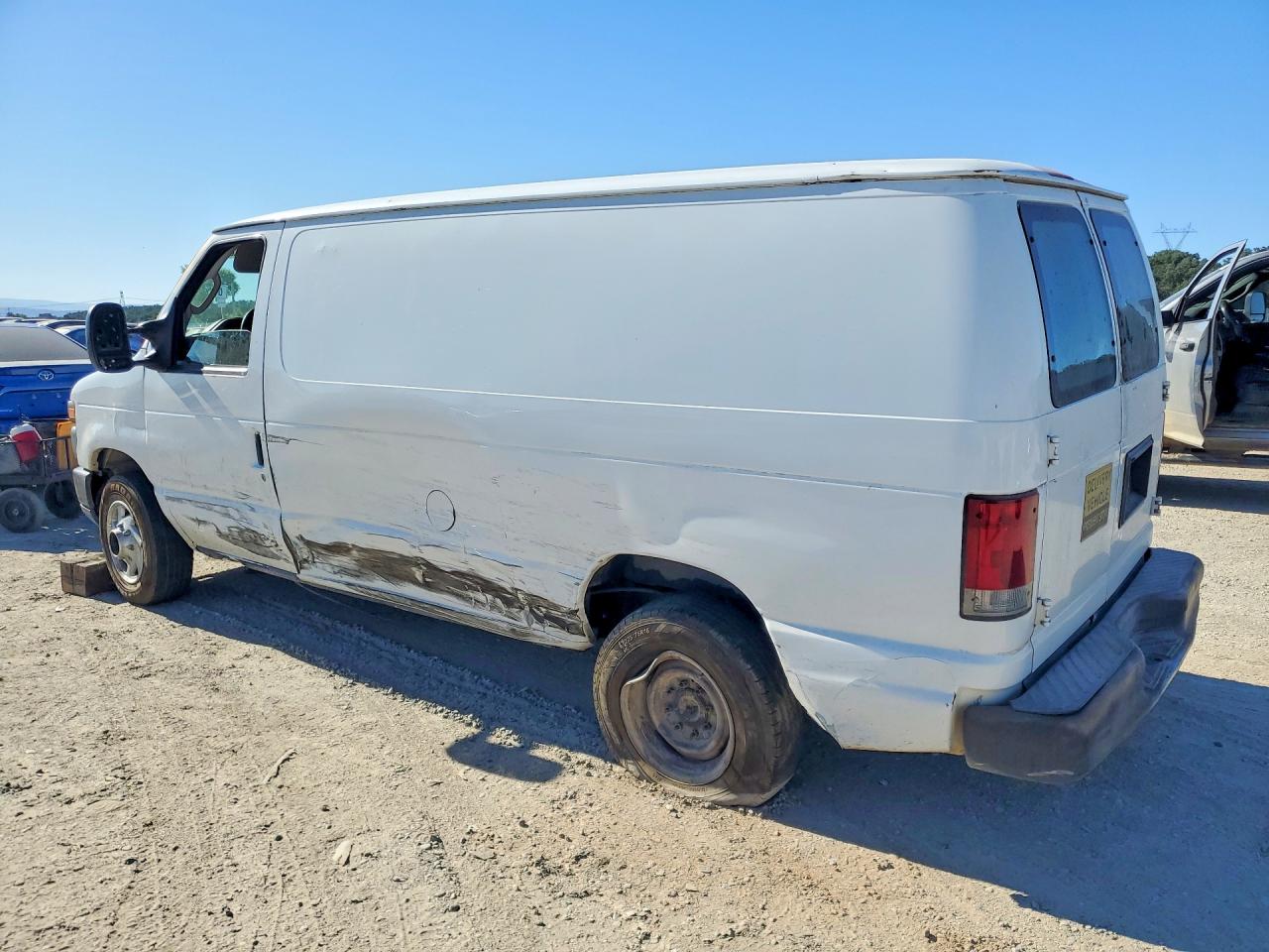 2011 Ford Econoline E150 Van White vin: 1FTNE1EW0BDB31032