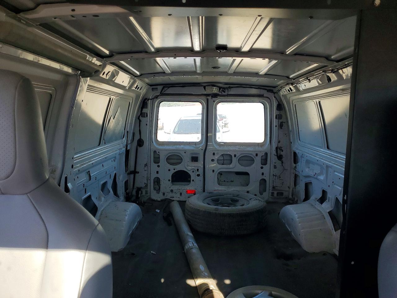 2011 Ford Econoline E150 Van White vin: 1FTNE1EW0BDB31032