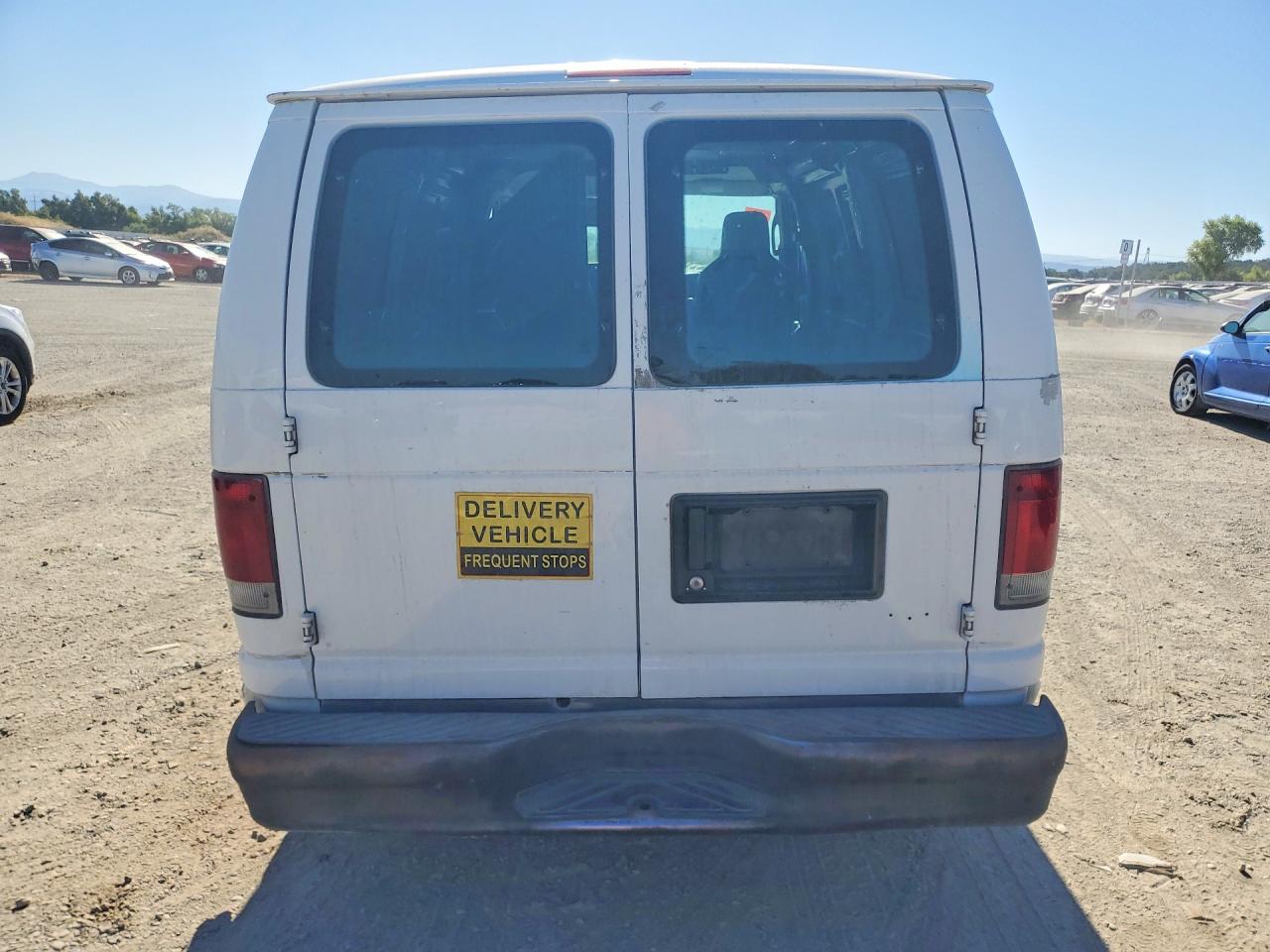 2011 Ford Econoline E150 Van White vin: 1FTNE1EW0BDB31032