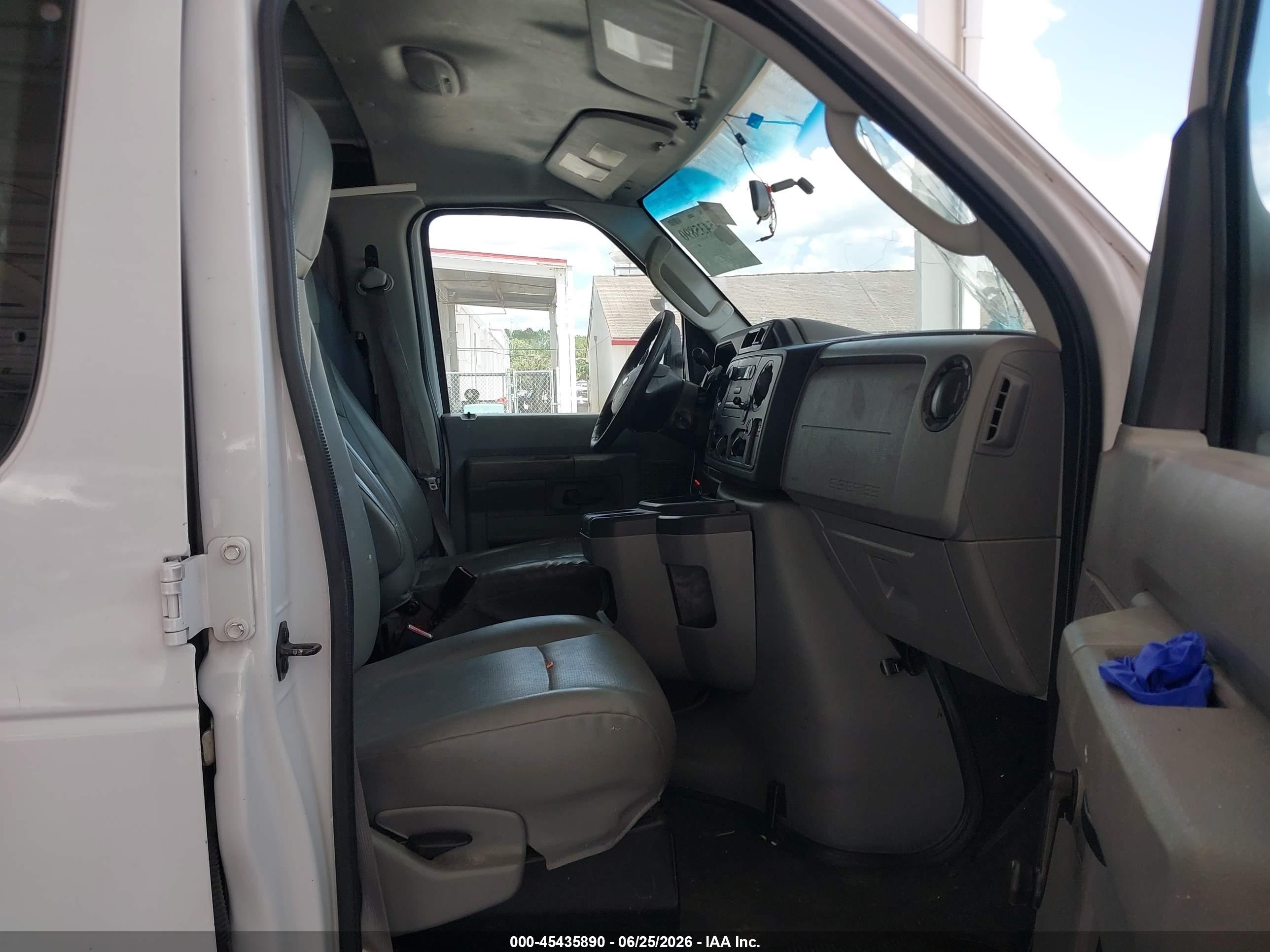 2013 Ford E-150 Commercial White vin: 1FTNE1EW0DDA10858