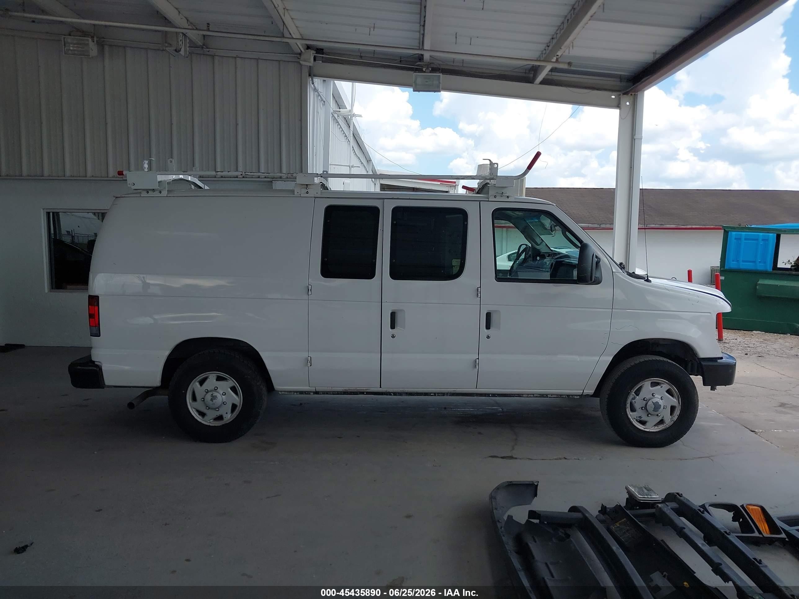2013 Ford E-150 Commercial White vin: 1FTNE1EW0DDA10858