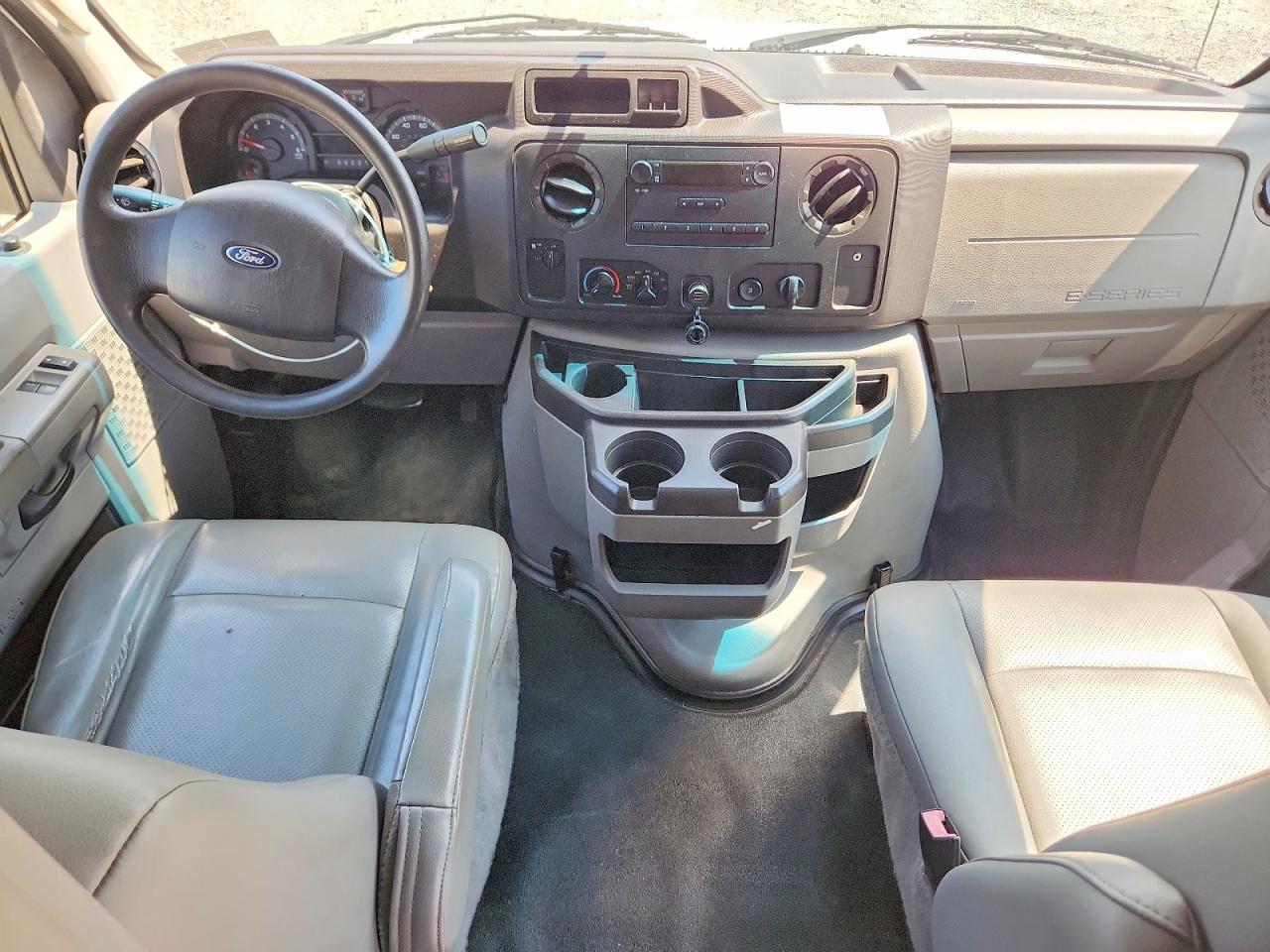 2014 Ford Econoline E150 Van Белый vin: 1FTNE1EW0EDA50357