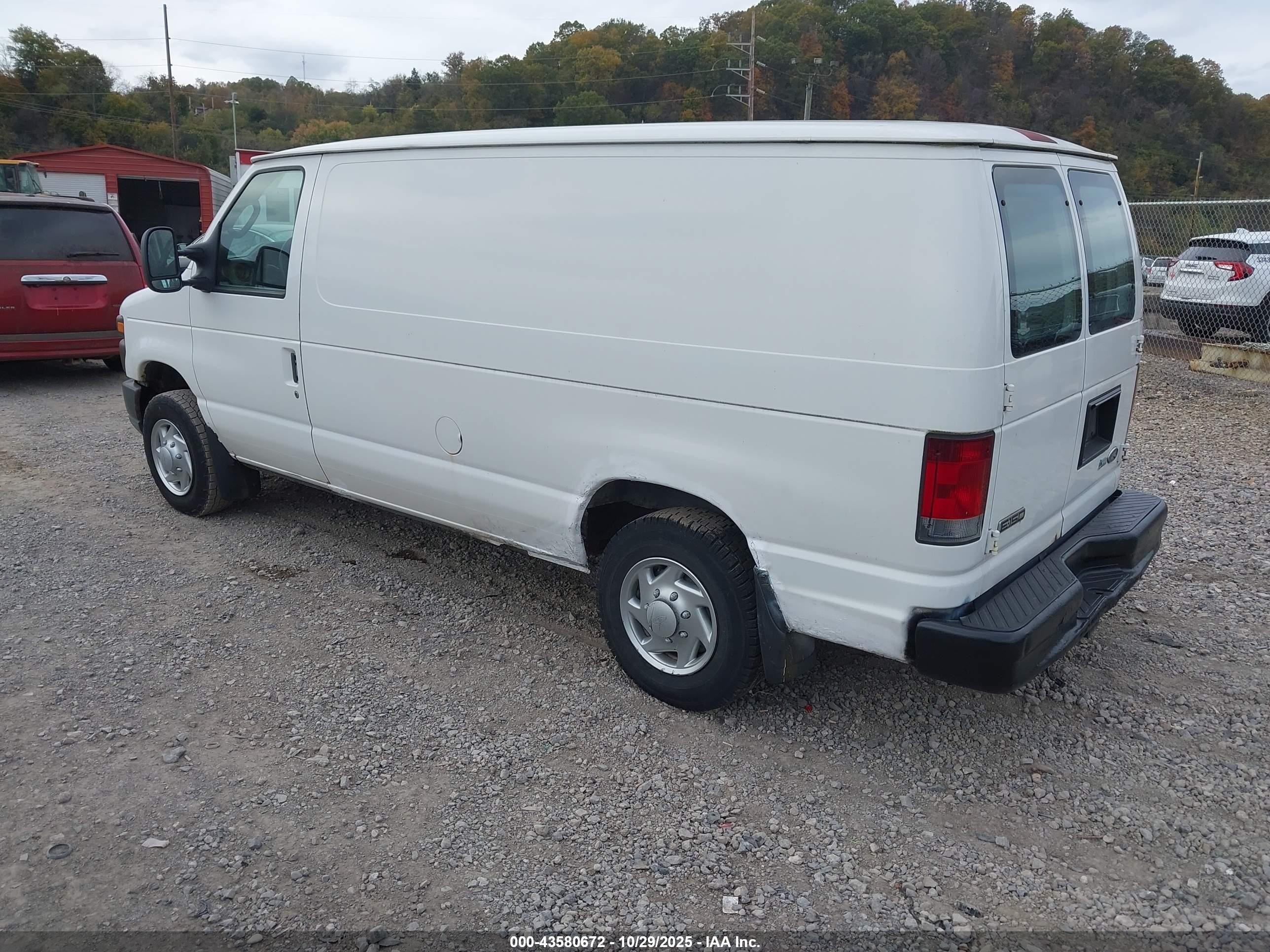 2010 Ford E-150 Commercial/recreational Белый vin: 1FTNE1EW1ADA04806