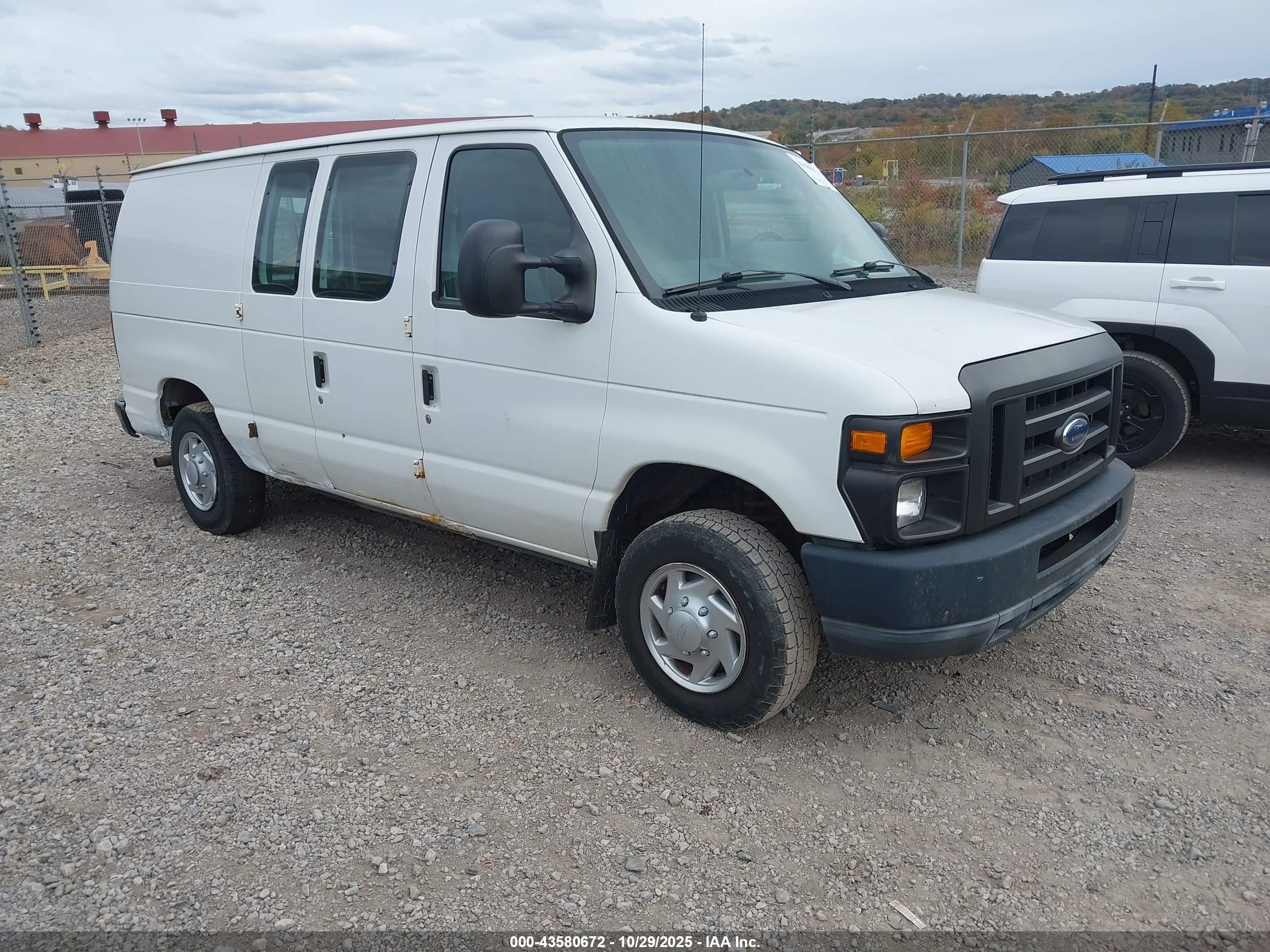 2010 Ford E-150 Commercial/recreational Белый vin: 1FTNE1EW1ADA04806