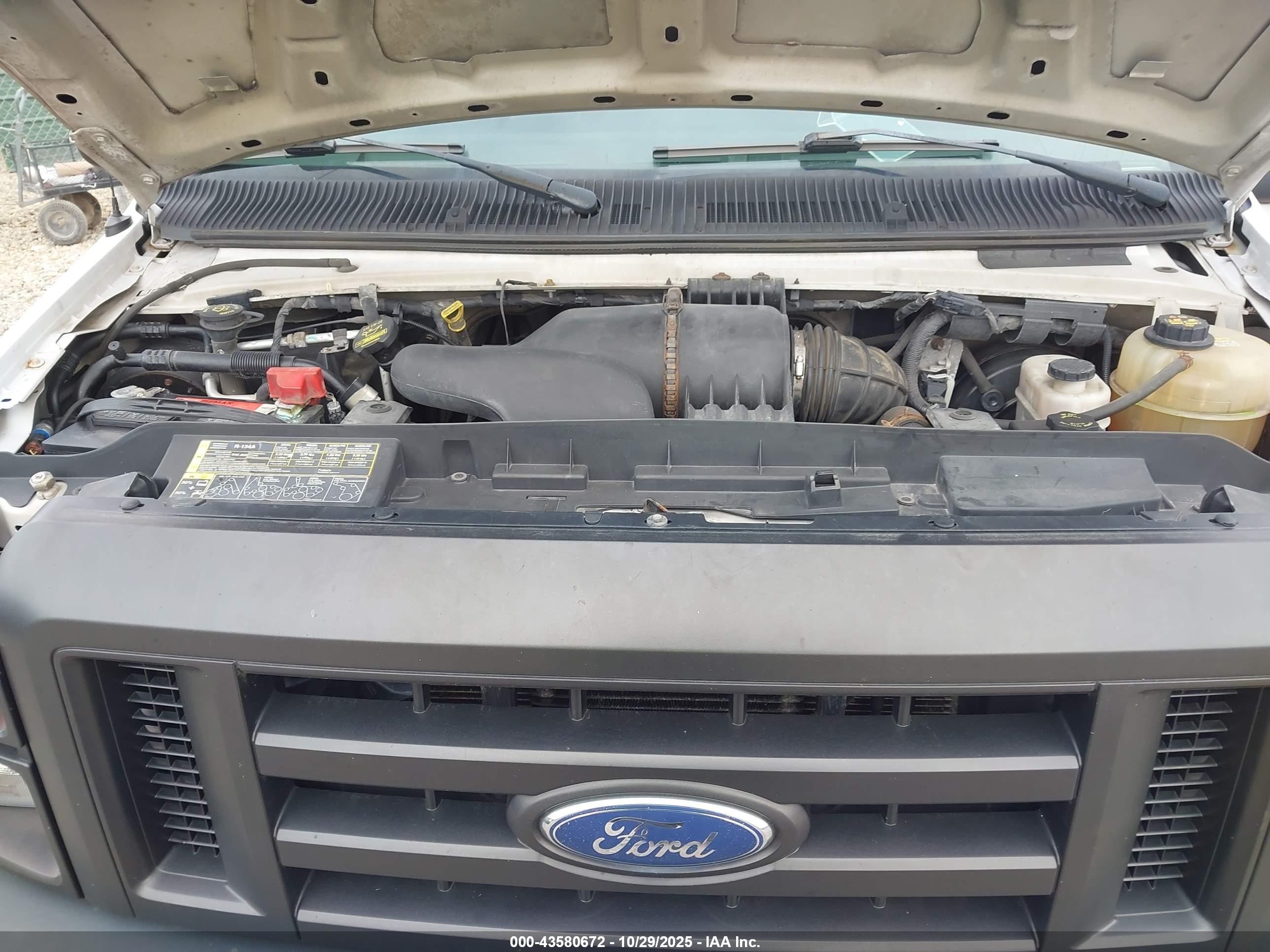 2010 Ford E-150 Commercial/recreational Белый vin: 1FTNE1EW1ADA04806